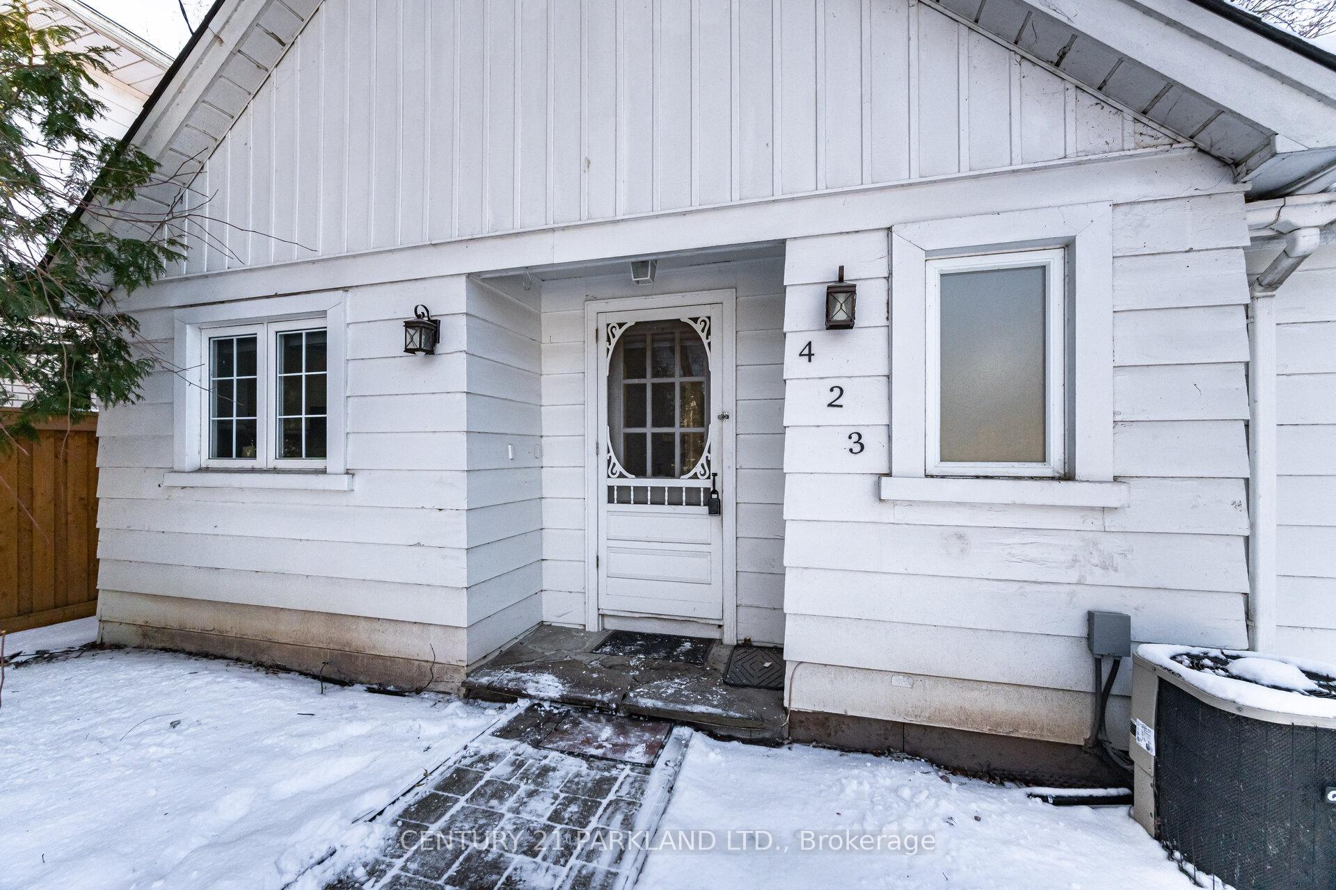 Photo 5 of 423 Lawson Road, Scarborough, Centennial Scarborough — HOMEH