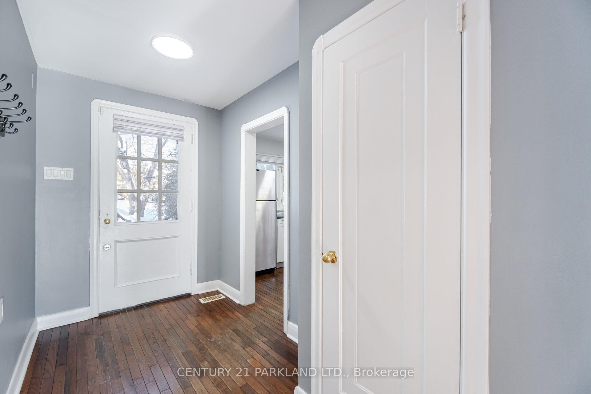 Photo 6 of 423 Lawson Road, Scarborough, Centennial Scarborough — HOMEH