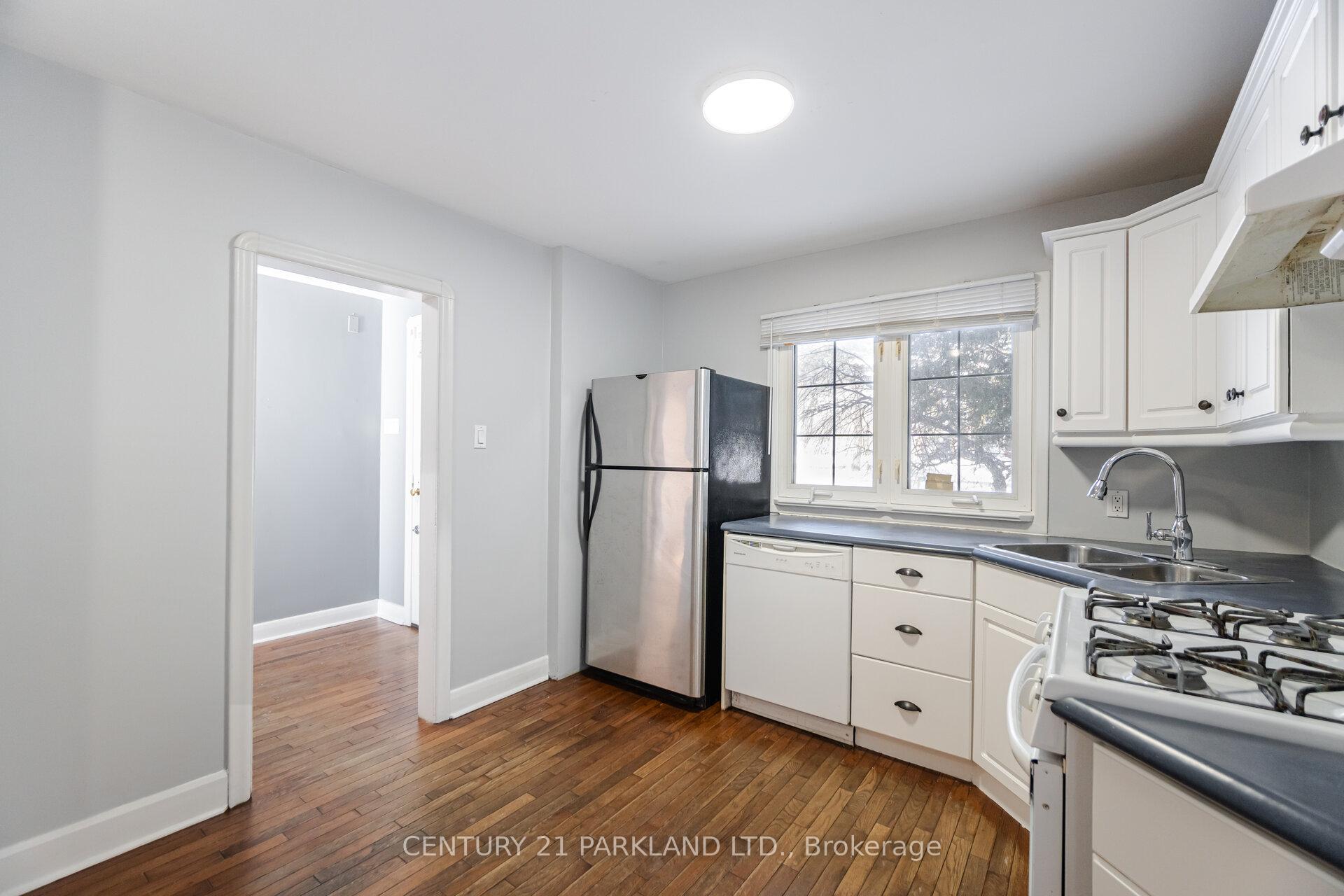 Photo 8 of 423 Lawson Road, Scarborough, Centennial Scarborough — HOMEH