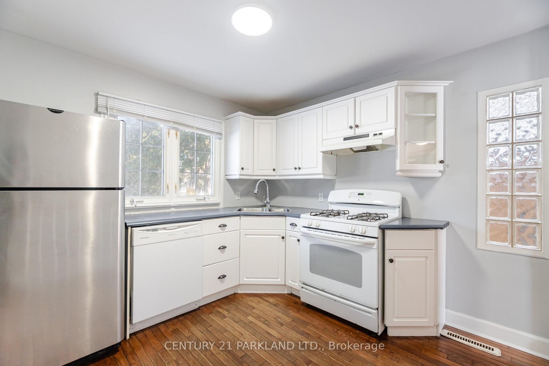 Photo 9 of 423 Lawson Road, Scarborough, Centennial Scarborough — HOMEH