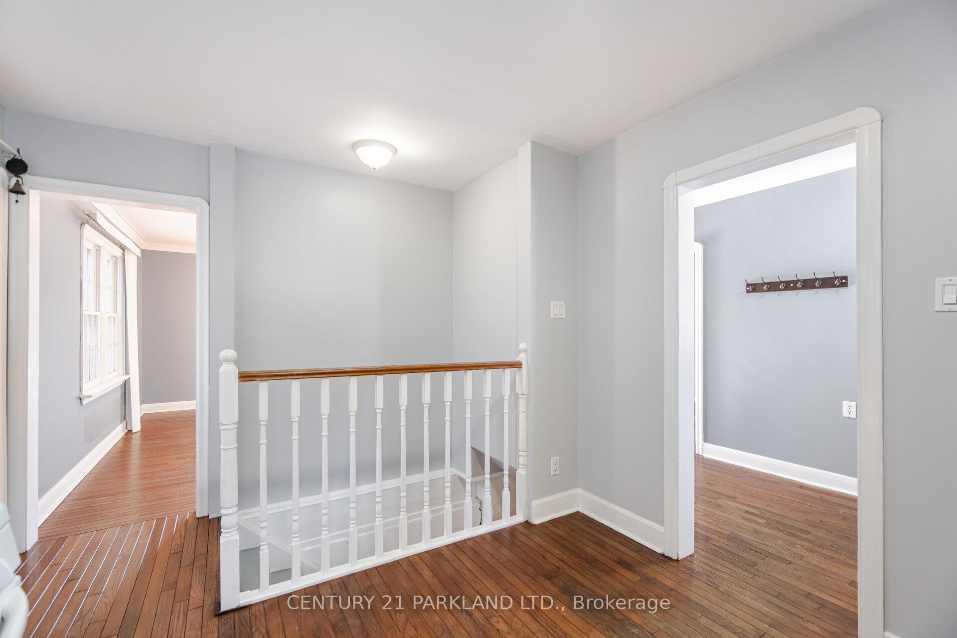 Photo 11 of 423 Lawson Road, Scarborough, Centennial Scarborough — HOMEH