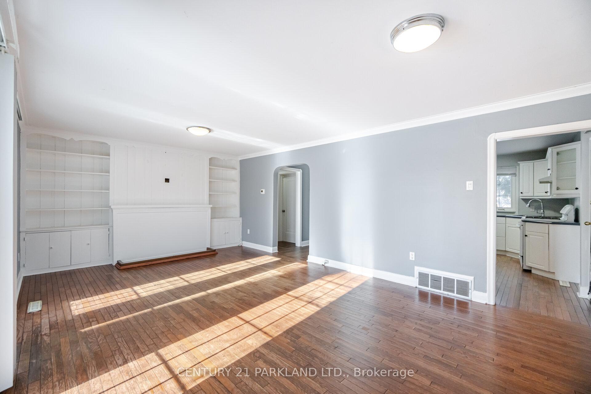 Photo 14 of 423 Lawson Road, Scarborough, Centennial Scarborough — HOMEH