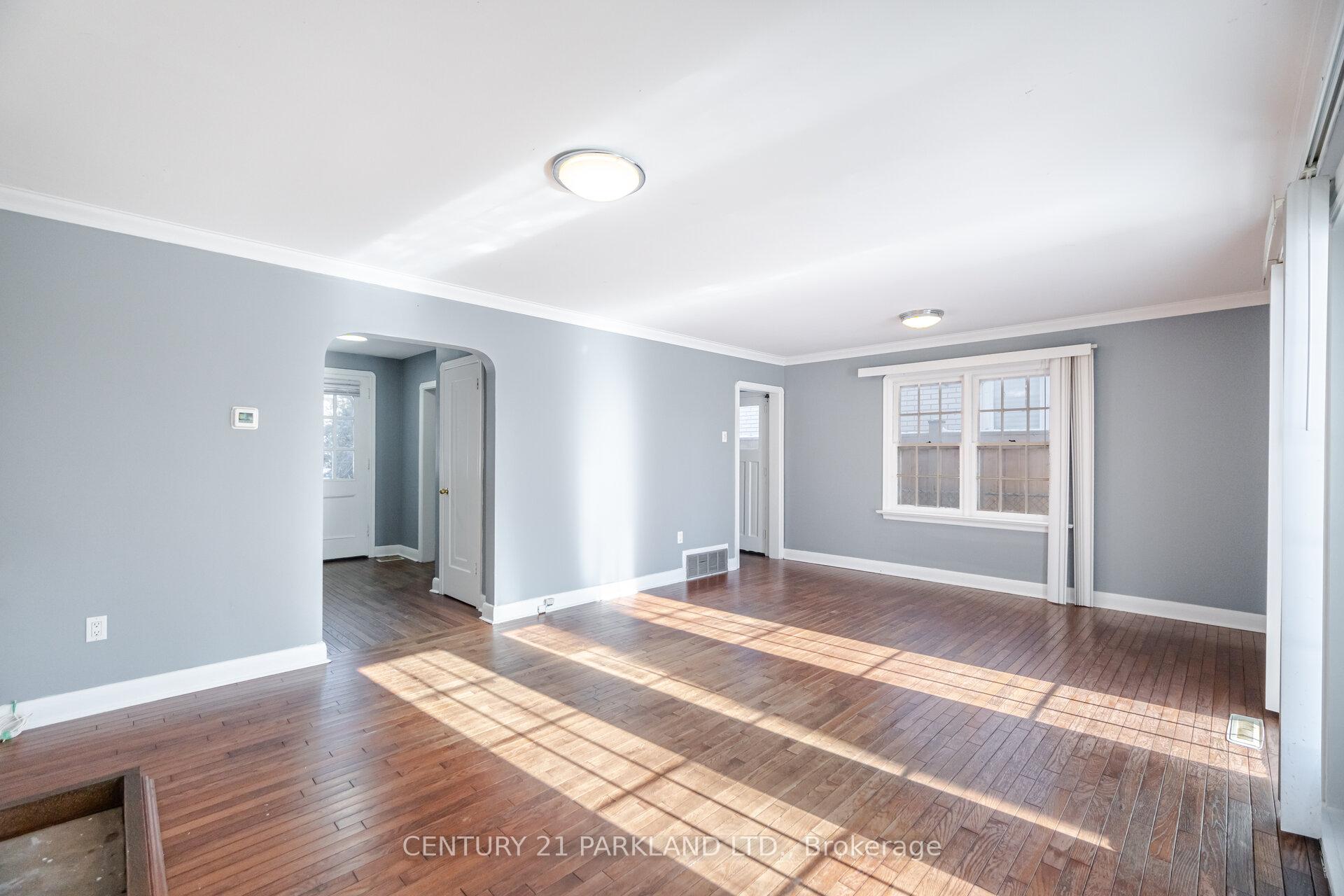 Photo 15 of 423 Lawson Road, Scarborough, Centennial Scarborough — HOMEH