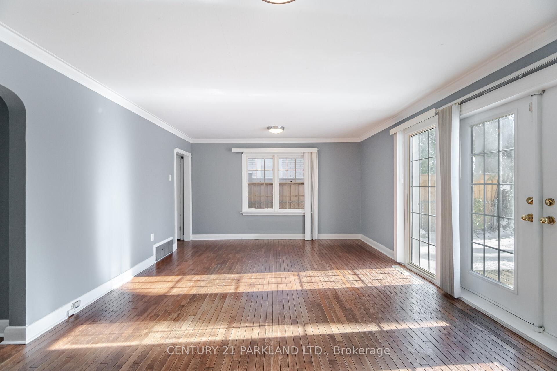 Photo 16 of 423 Lawson Road, Scarborough, Centennial Scarborough — HOMEH