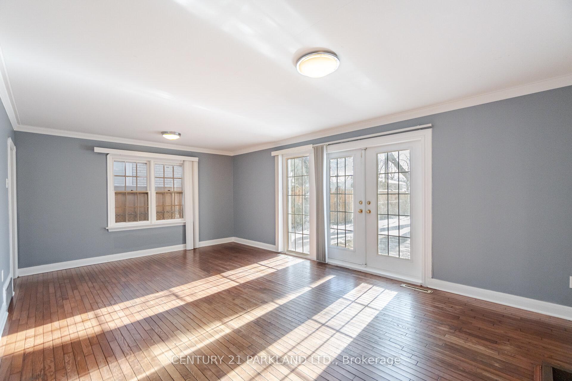 Photo 17 of 423 Lawson Road, Scarborough, Centennial Scarborough — HOMEH