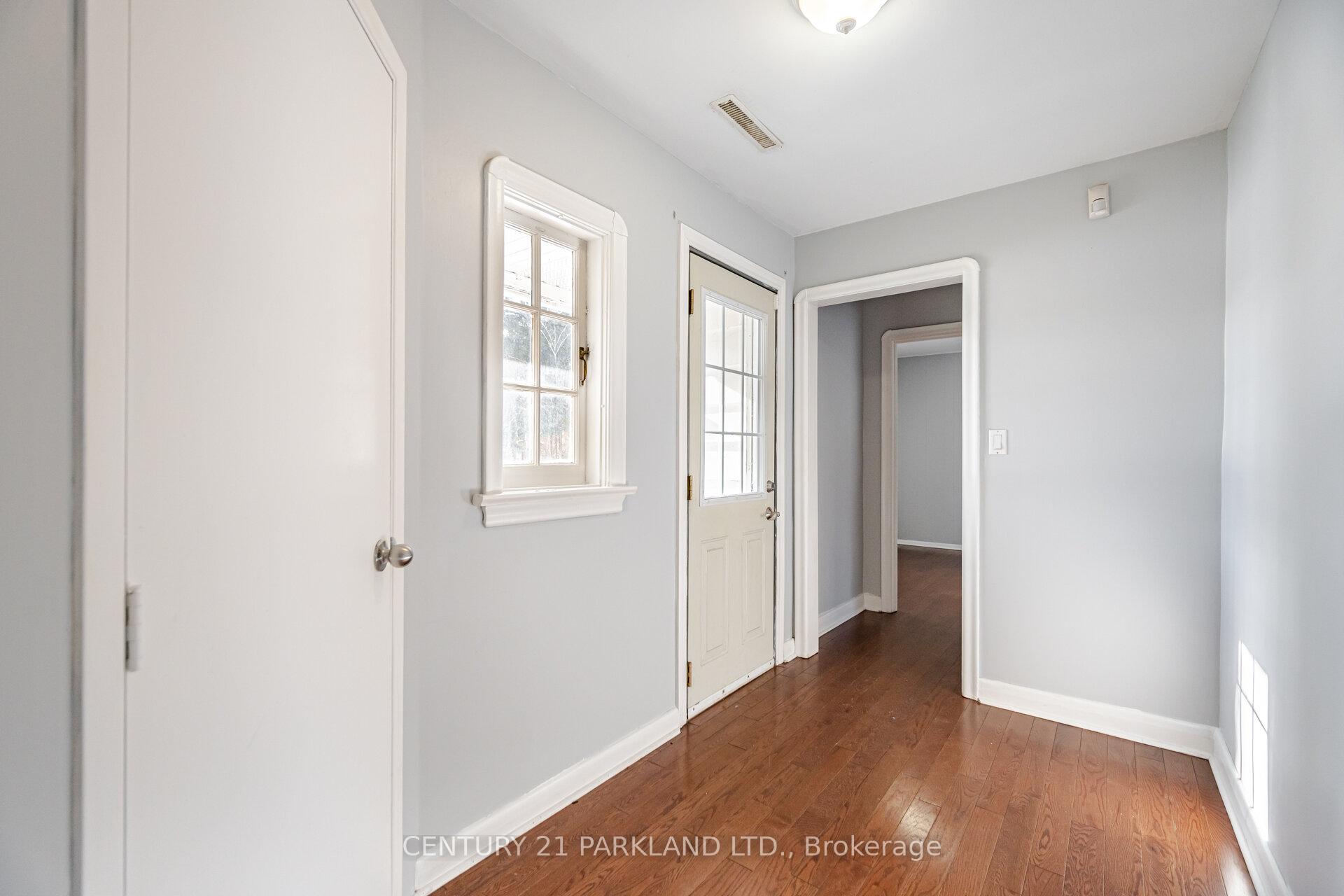 Photo 18 of 423 Lawson Road, Scarborough, Centennial Scarborough — HOMEH