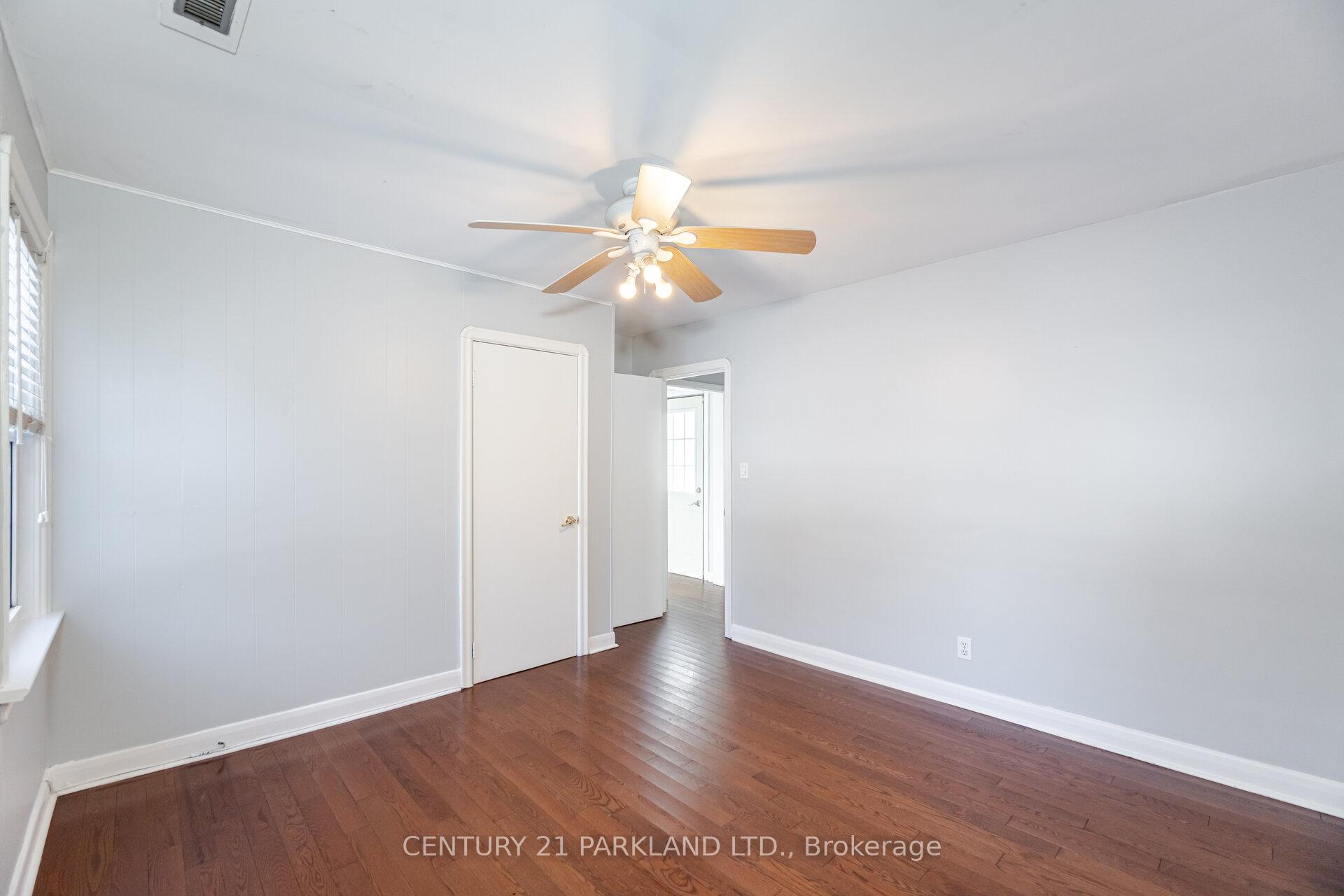 Photo 20 of 423 Lawson Road, Scarborough, Centennial Scarborough — HOMEH
