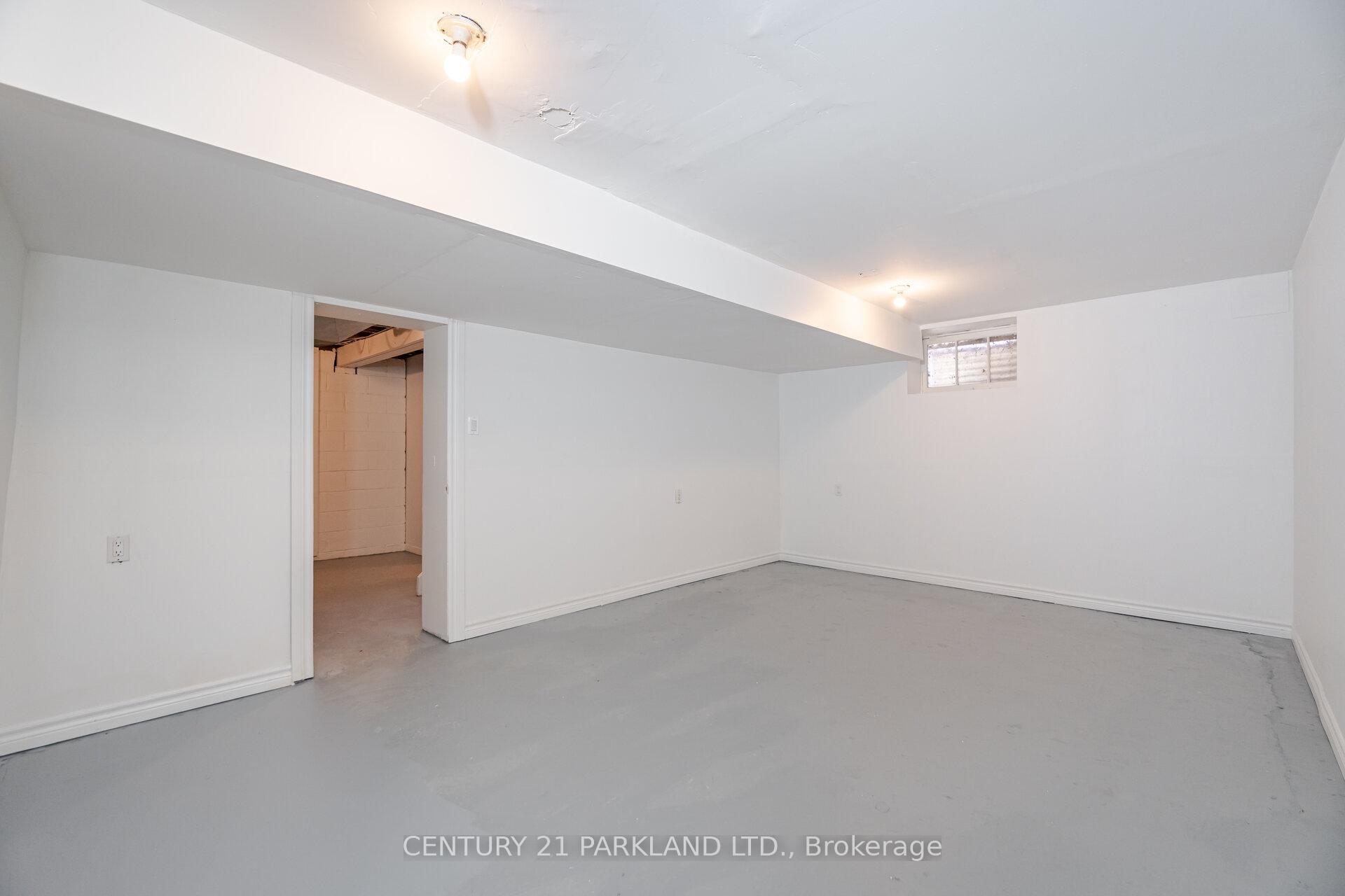 Photo 28 of 423 Lawson Road, Scarborough, Centennial Scarborough — HOMEH
