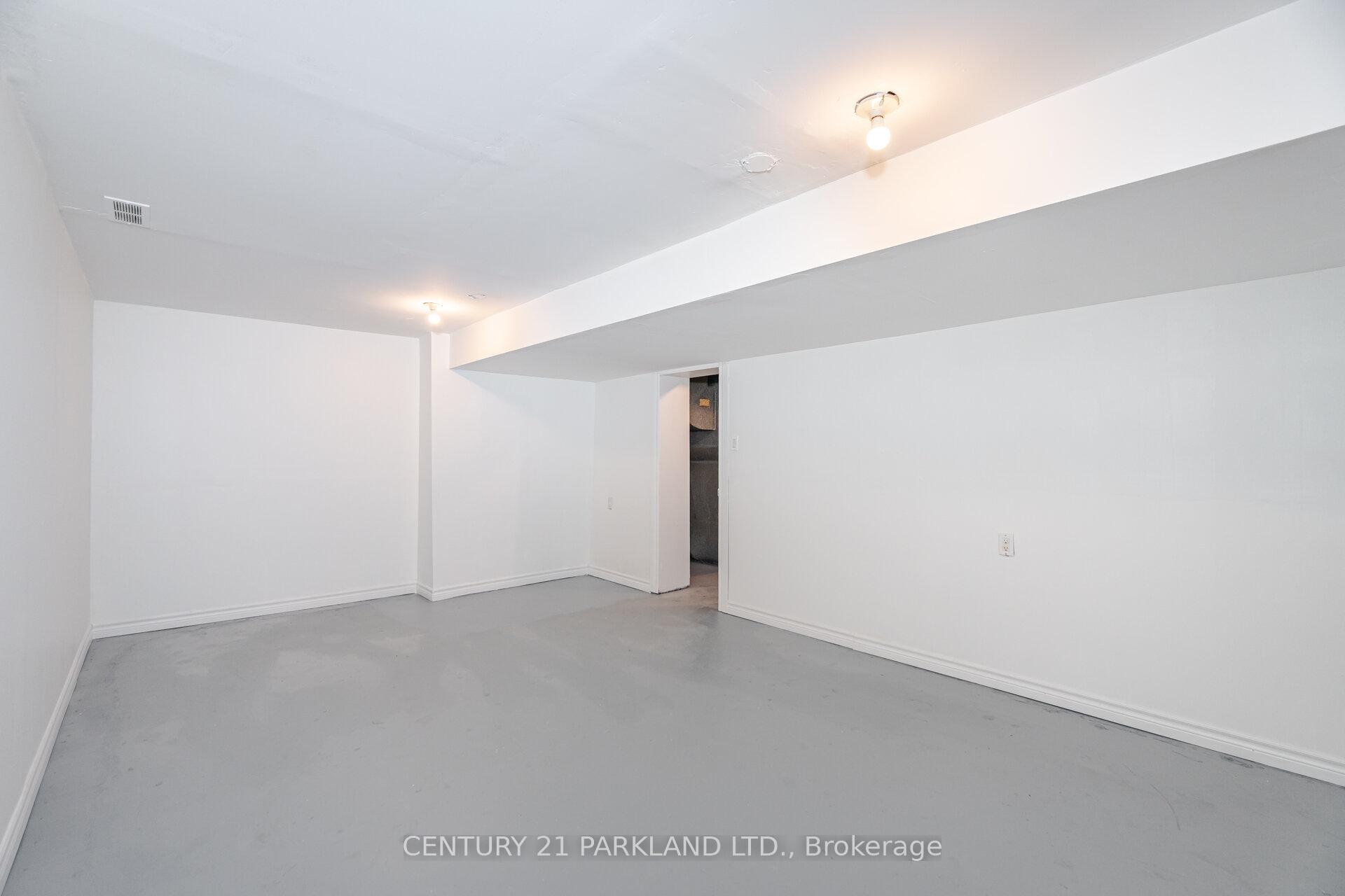 Photo 29 of 423 Lawson Road, Scarborough, Centennial Scarborough — HOMEH