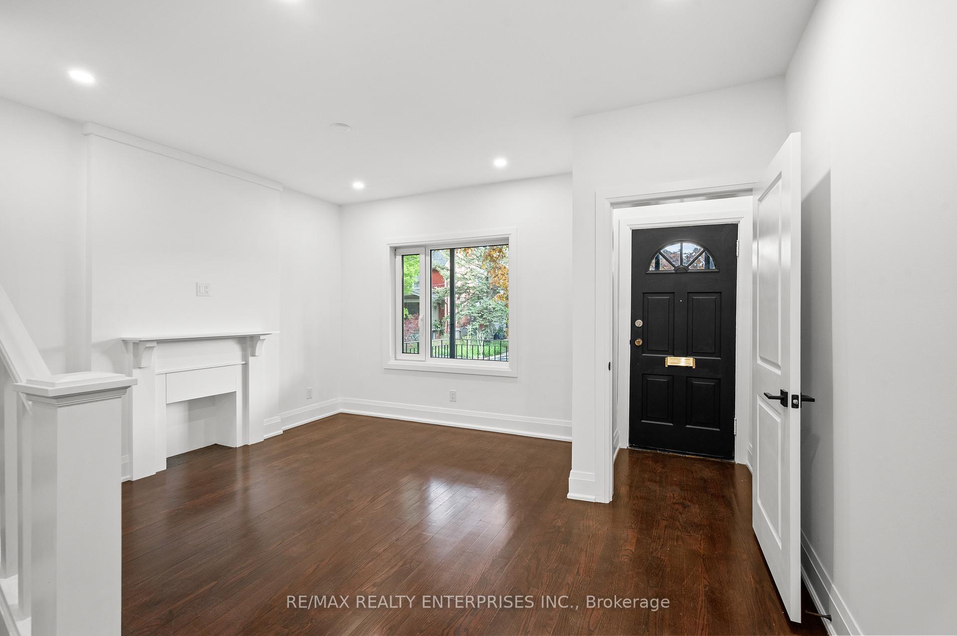 Photo 3 of 522 Crawford Street, Toronto, Palmerston-Little Italy — HOMEH