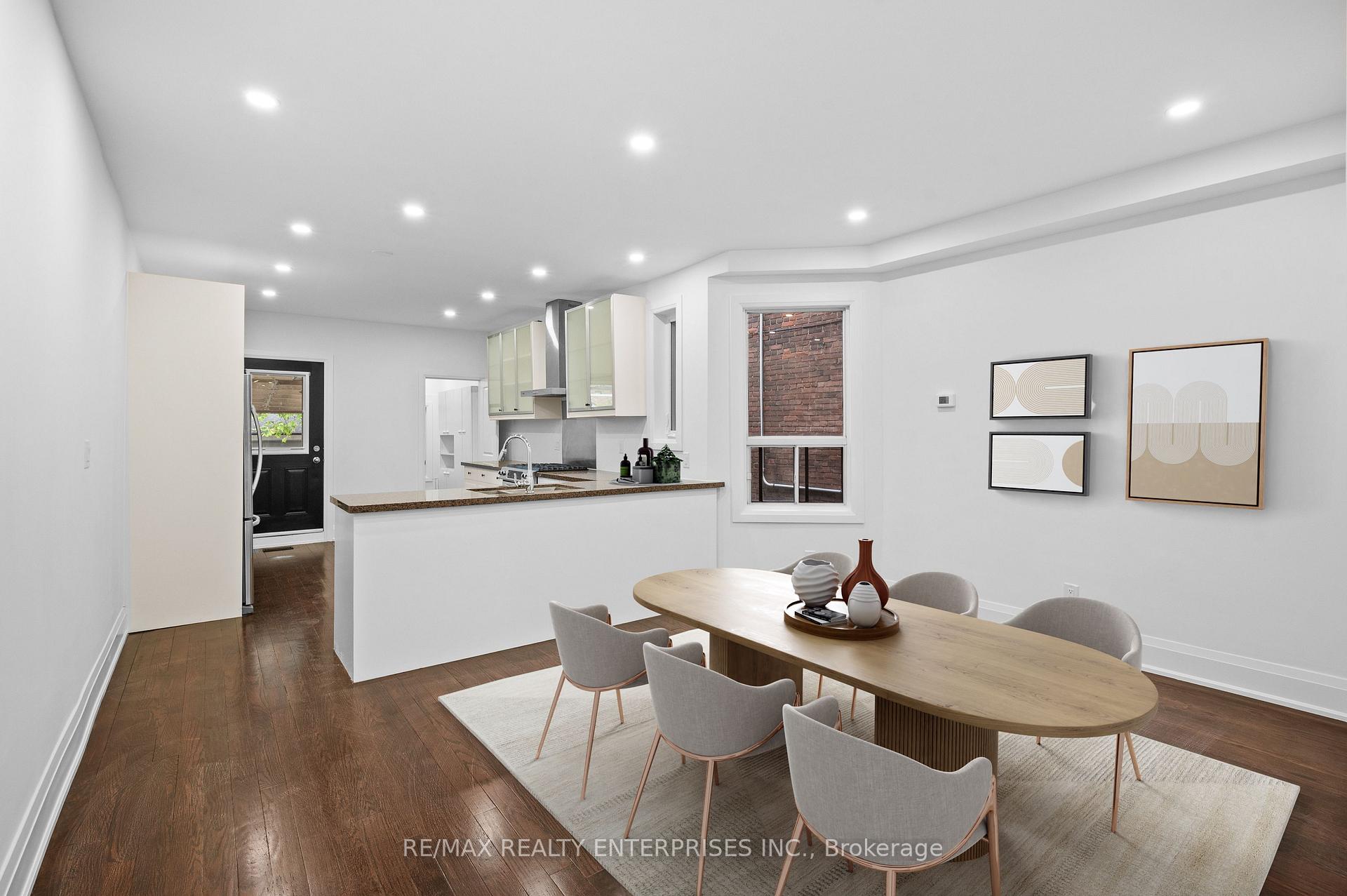 Photo 6 of 522 Crawford Street, Toronto, Palmerston-Little Italy — HOMEH