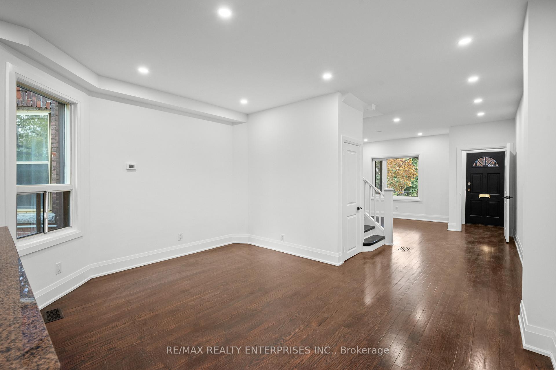Photo 9 of 522 Crawford Street, Toronto, Palmerston-Little Italy — HOMEH
