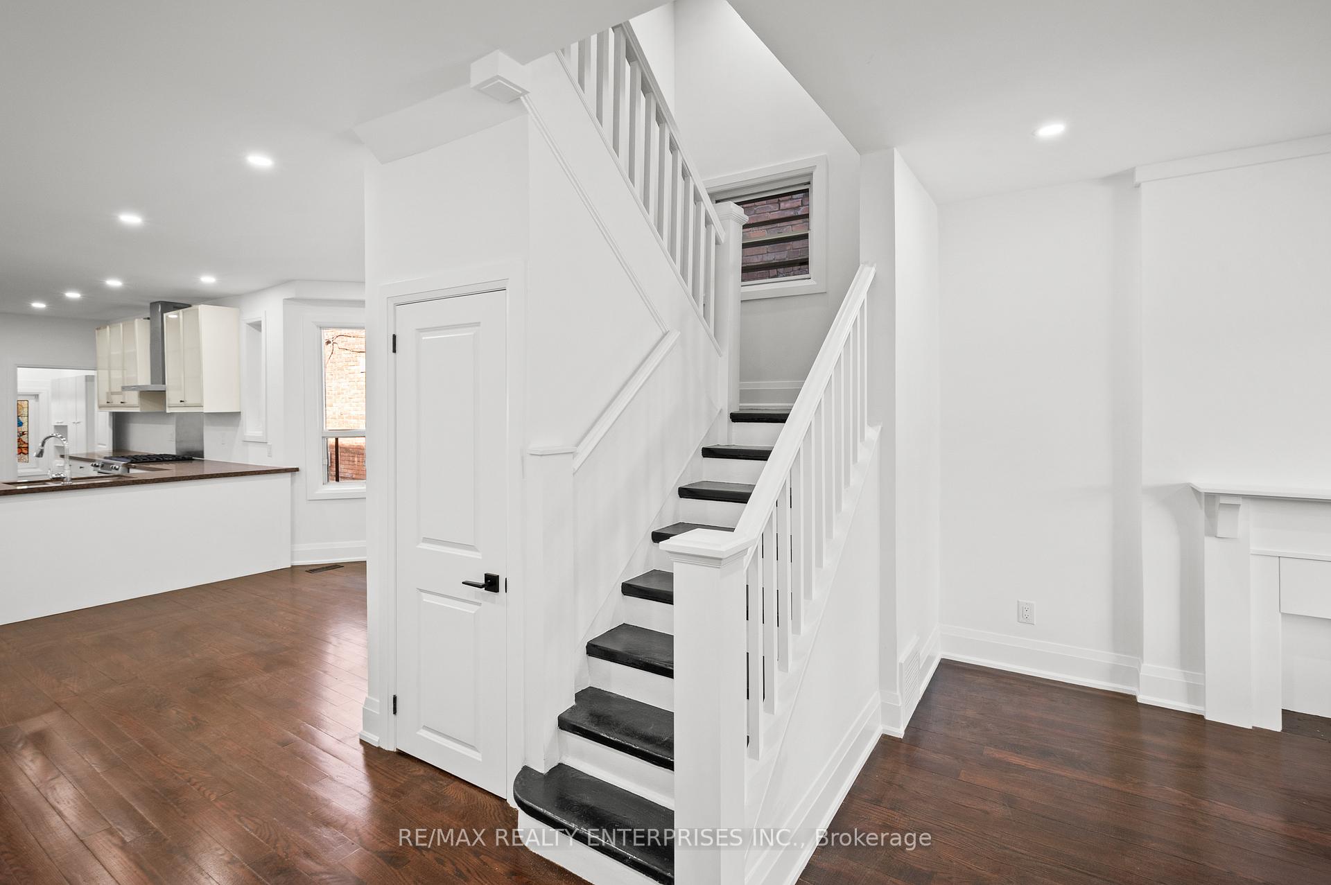 Photo 15 of 522 Crawford Street, Toronto, Palmerston-Little Italy — HOMEH