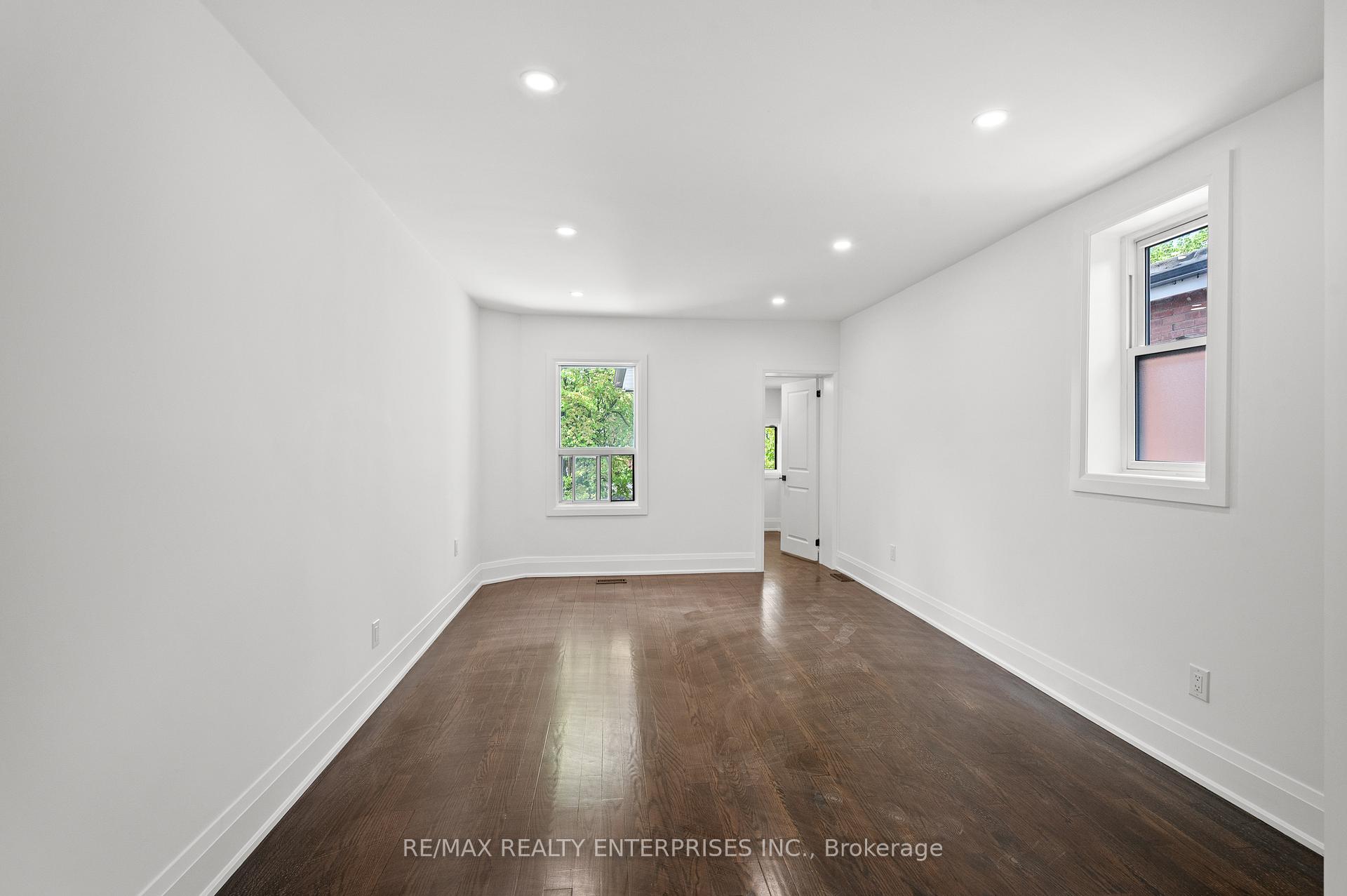 Photo 17 of 522 Crawford Street, Toronto, Palmerston-Little Italy — HOMEH