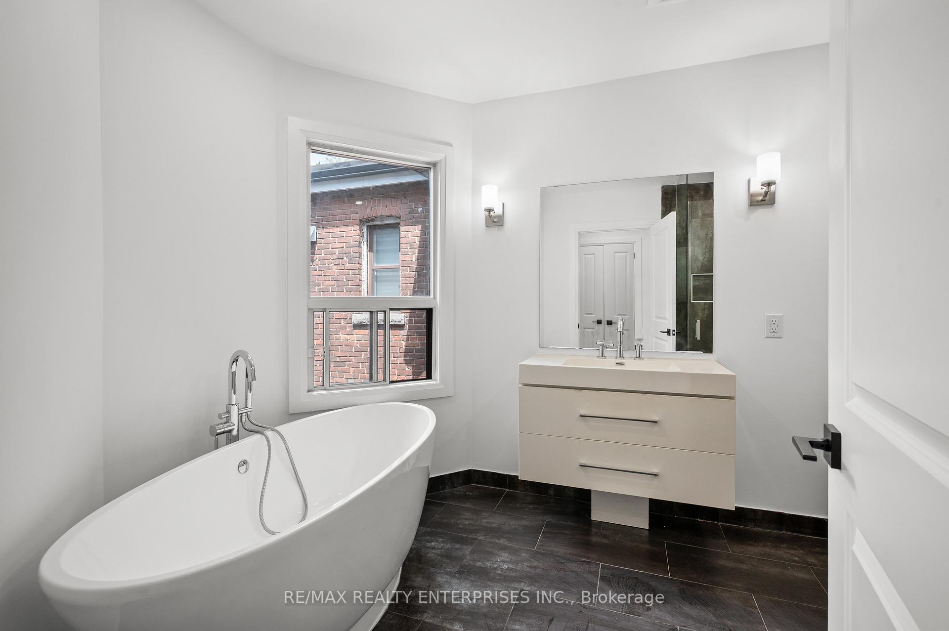 Photo 20 of 522 Crawford Street, Toronto, Palmerston-Little Italy — HOMEH