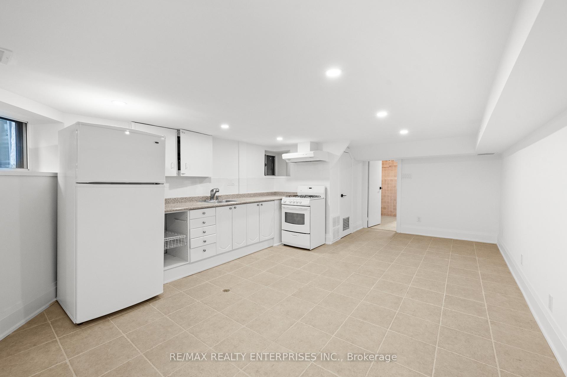 Photo 33 of 522 Crawford Street, Toronto, Palmerston-Little Italy — HOMEH