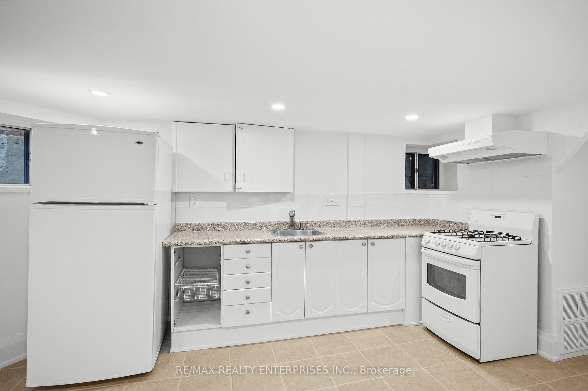 Photo 34 of 522 Crawford Street, Toronto, Palmerston-Little Italy — HOMEH