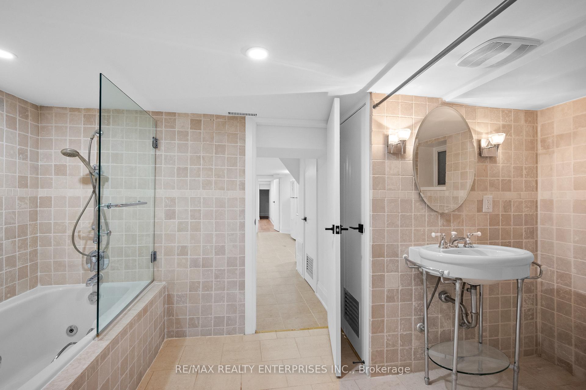 Photo 37 of 522 Crawford Street, Toronto, Palmerston-Little Italy — HOMEH