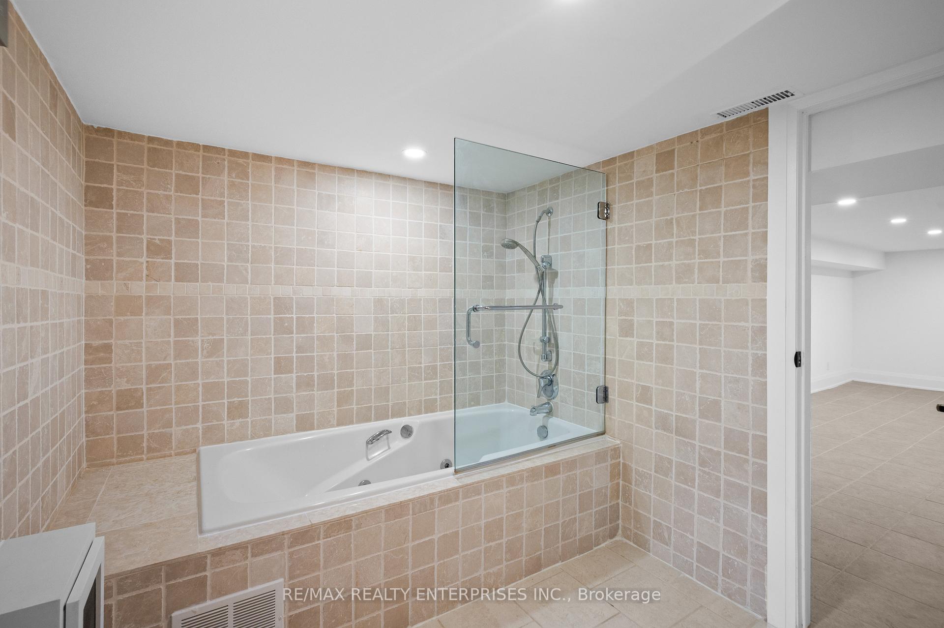 Photo 38 of 522 Crawford Street, Toronto, Palmerston-Little Italy — HOMEH