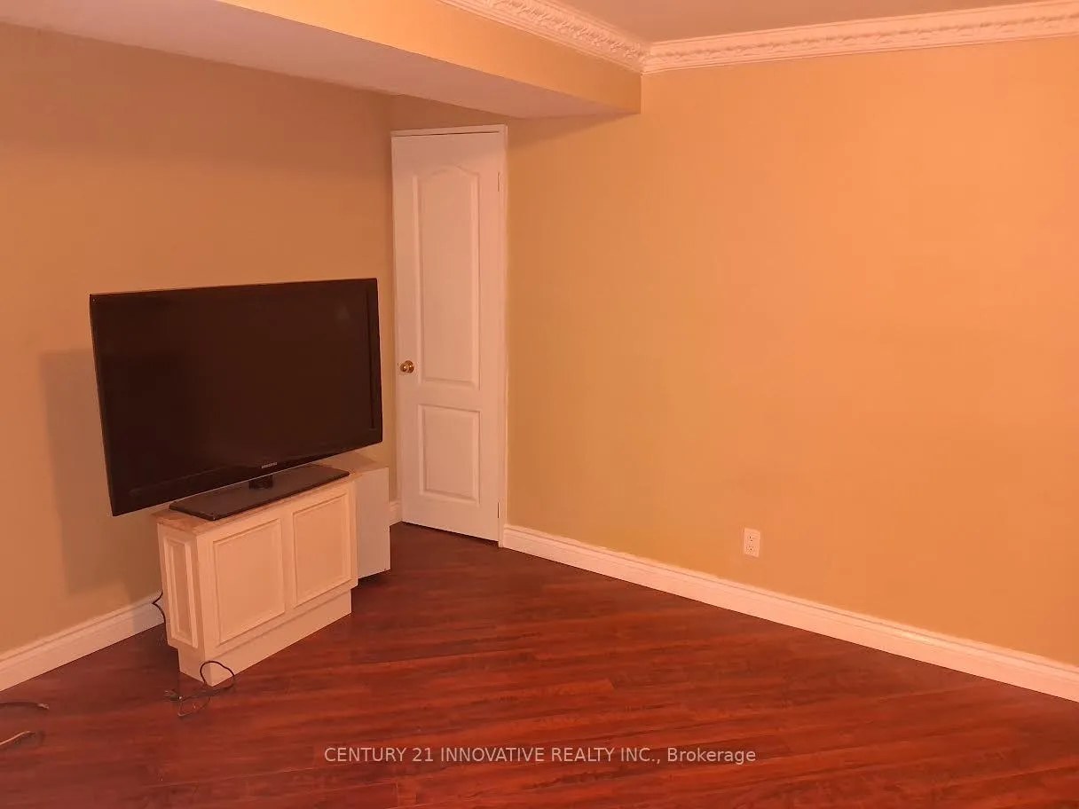 Photo 7 of Unit Bsmt, 54 Muscat Crescent, Ajax, Northeast Ajax — HOMEH