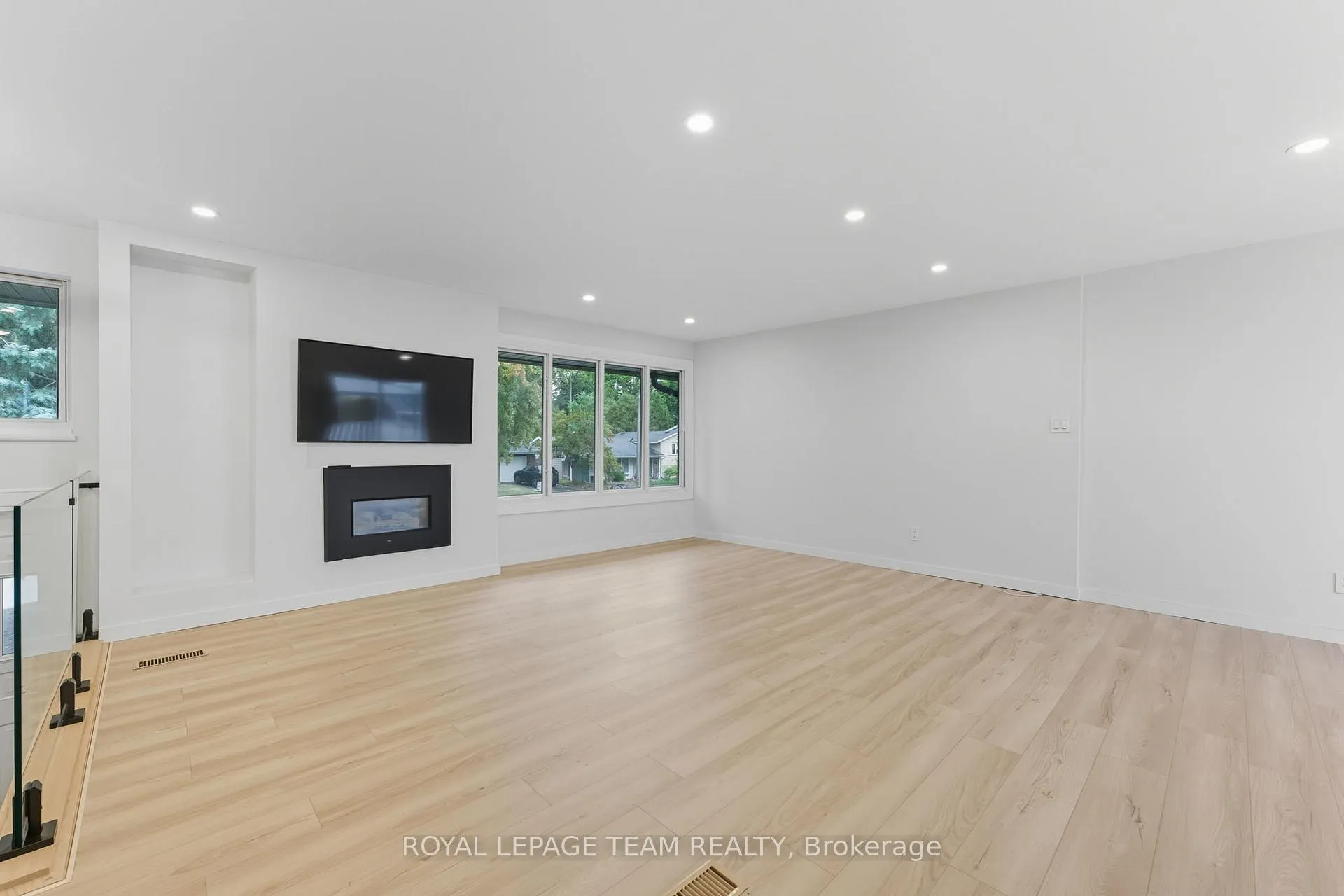 Photo 27 of 1856 Playfair Drive, Ottawa, Playfair Park — HOMEH