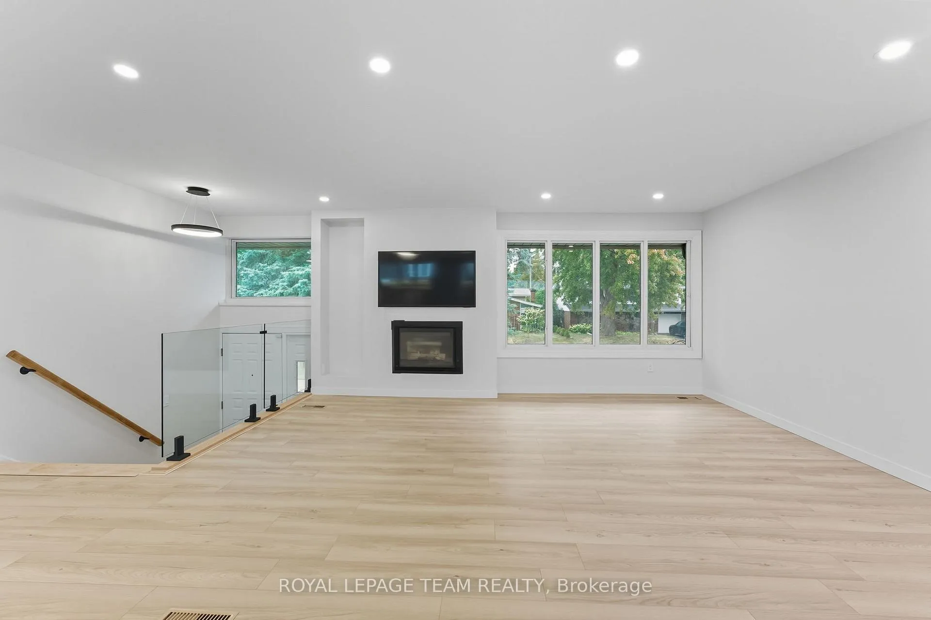 Photo 32 of 1856 Playfair Drive, Ottawa, Playfair Park — HOMEH