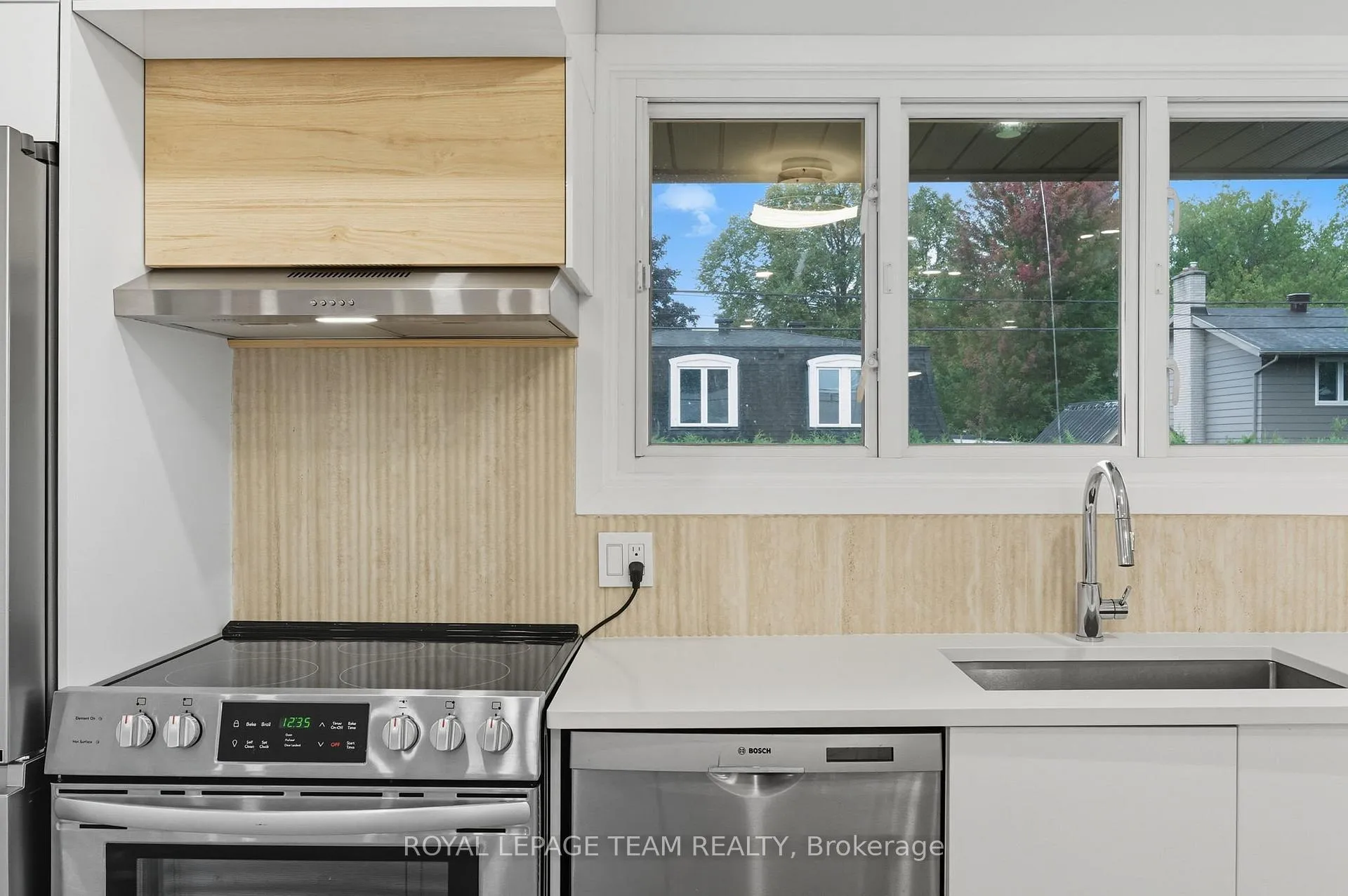 Photo 61 of 1856 Playfair Drive, Ottawa, Playfair Park — HOMEH