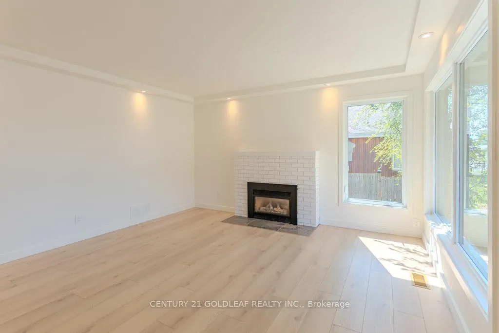 Photo 6 of 29 Crownhill Street, Ottawa, Beacon Hill South — HOMEH
