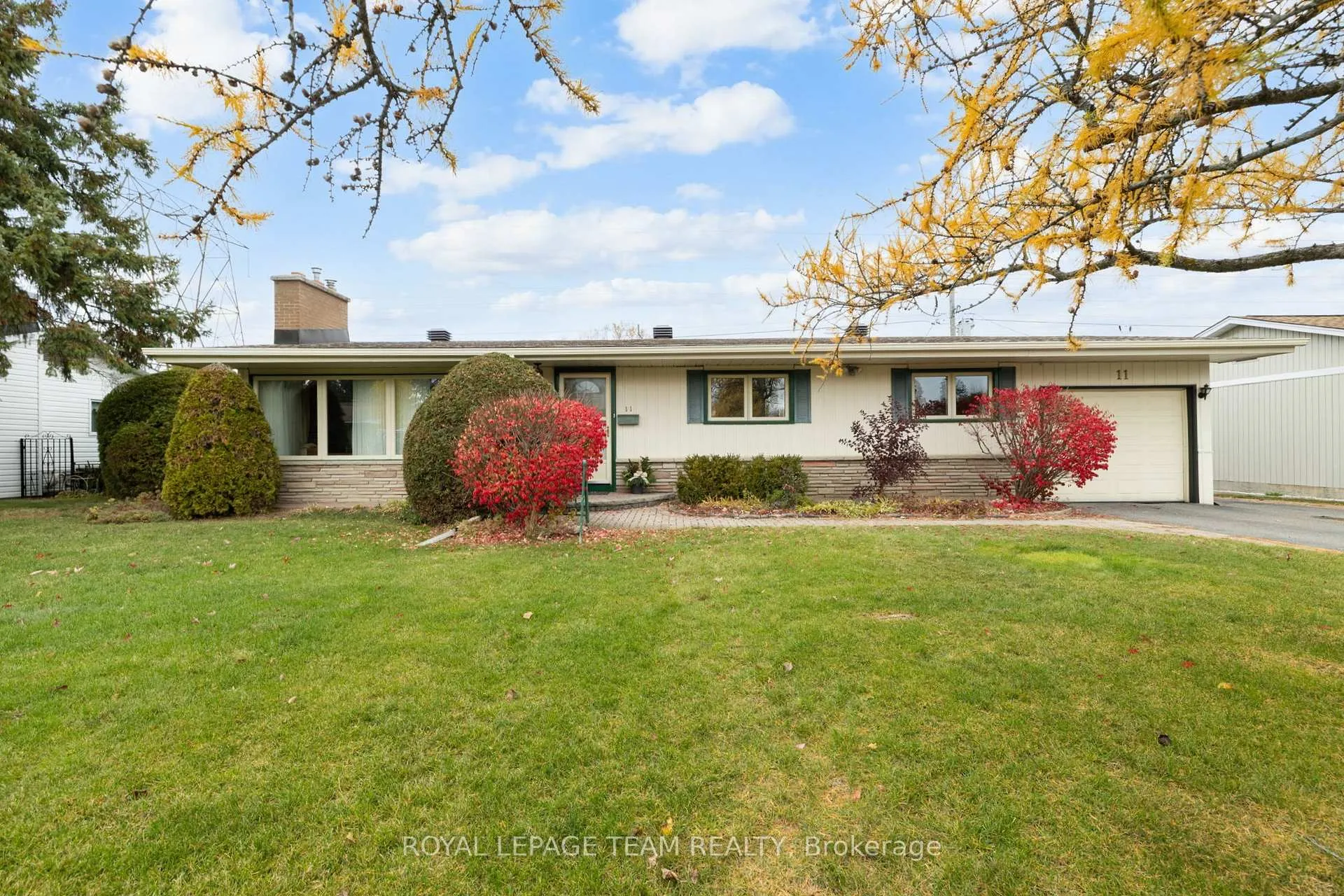 Photo 3 of 11 Cherrywood Drive, Ottawa, Arbeatha Park — HOMEH