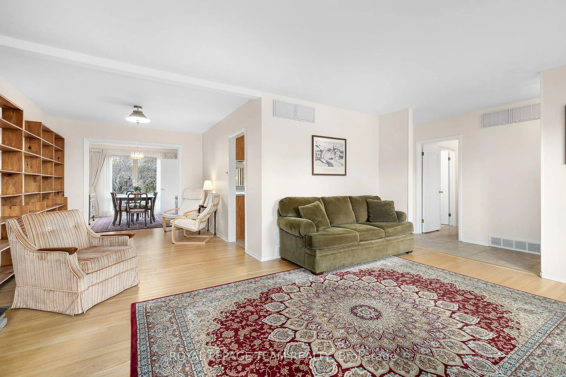 Photo 20 of 11 Cherrywood Drive, Ottawa, Arbeatha Park — HOMEH