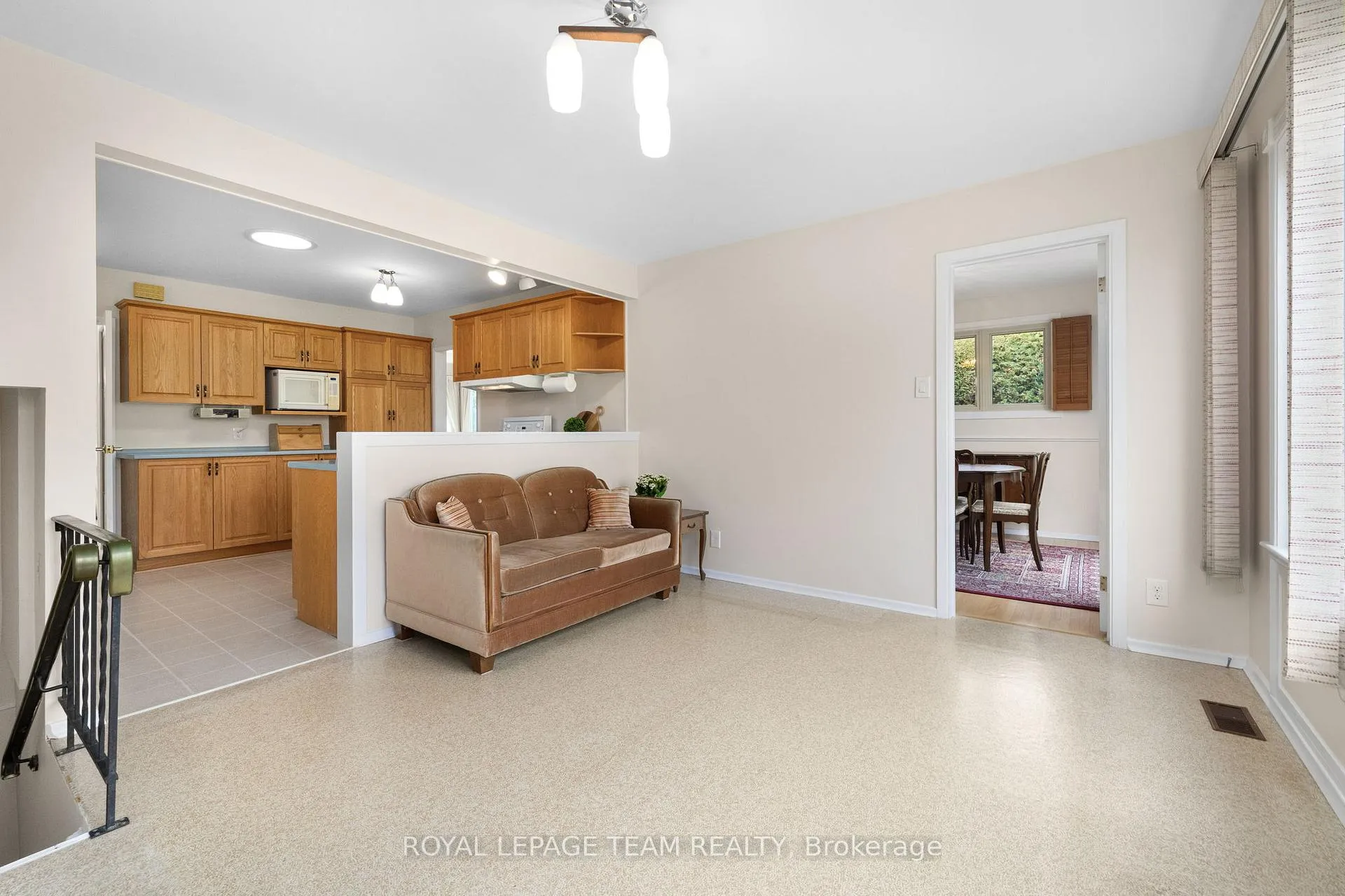 Photo 40 of 11 Cherrywood Drive, Ottawa, Arbeatha Park — HOMEH