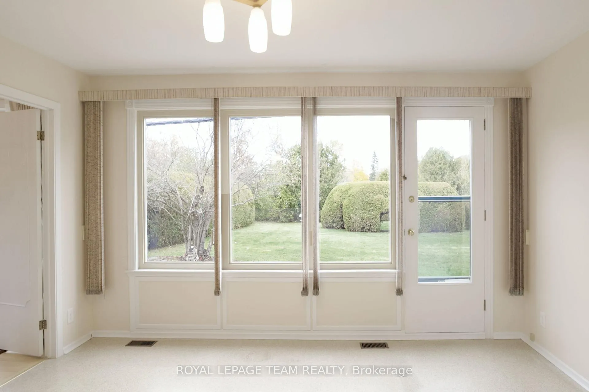 Photo 43 of 11 Cherrywood Drive, Ottawa, Arbeatha Park — HOMEH
