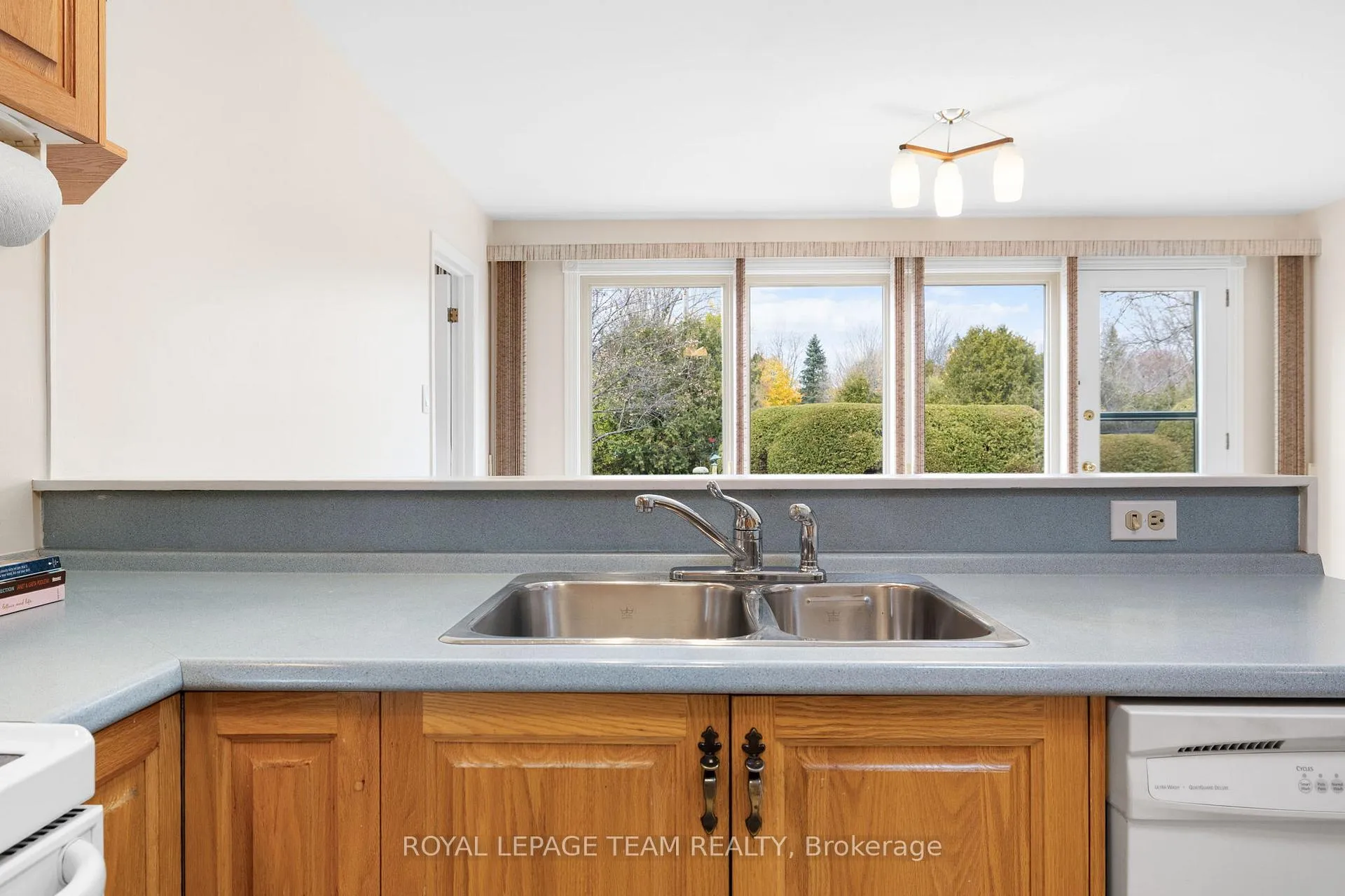 Photo 65 of 11 Cherrywood Drive, Ottawa, Arbeatha Park — HOMEH