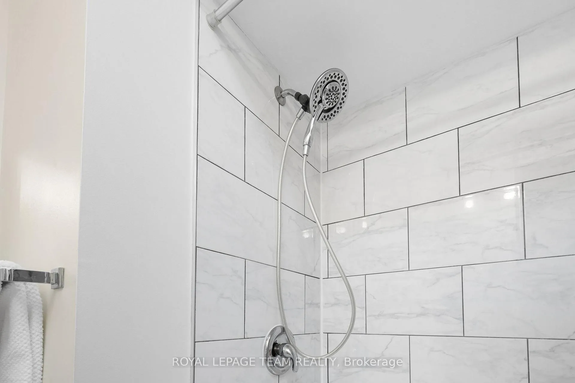 Photo 97 of 11 Cherrywood Drive, Ottawa, Arbeatha Park — HOMEH
