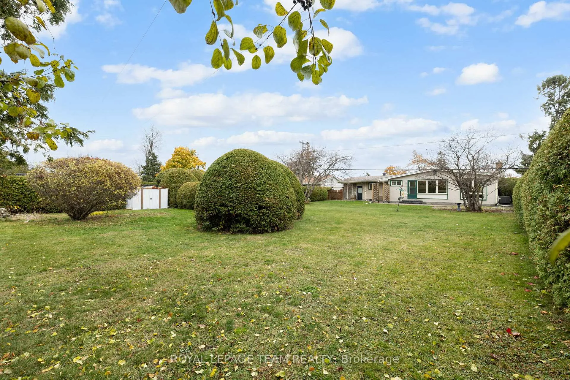 Photo 121 of 11 Cherrywood Drive, Ottawa, Arbeatha Park — HOMEH