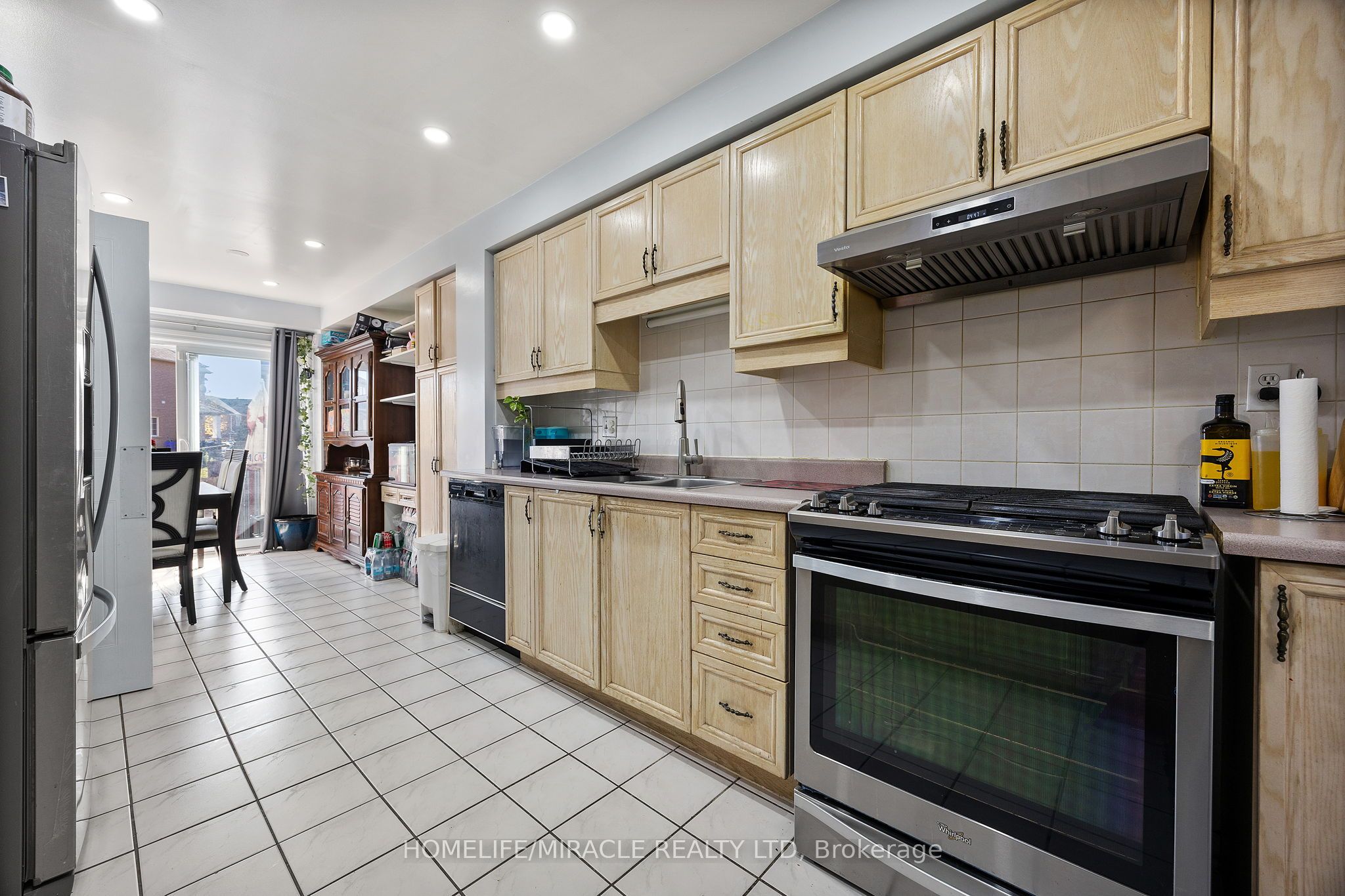Photo 51 of 18 Amazon Court, Brampton, Sandringham-Wellington — HOMEH