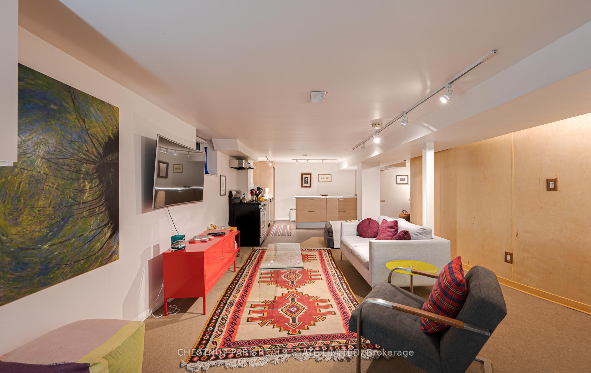 Photo 3 of Unit Lower, 76 Crawford Street, Toronto, Niagara — HOMEH