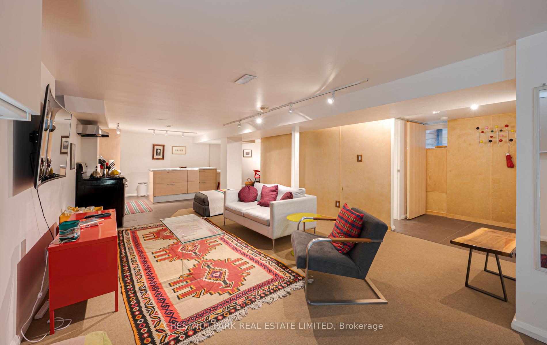 Photo 4 of Unit Lower, 76 Crawford Street, Toronto, Niagara — HOMEH