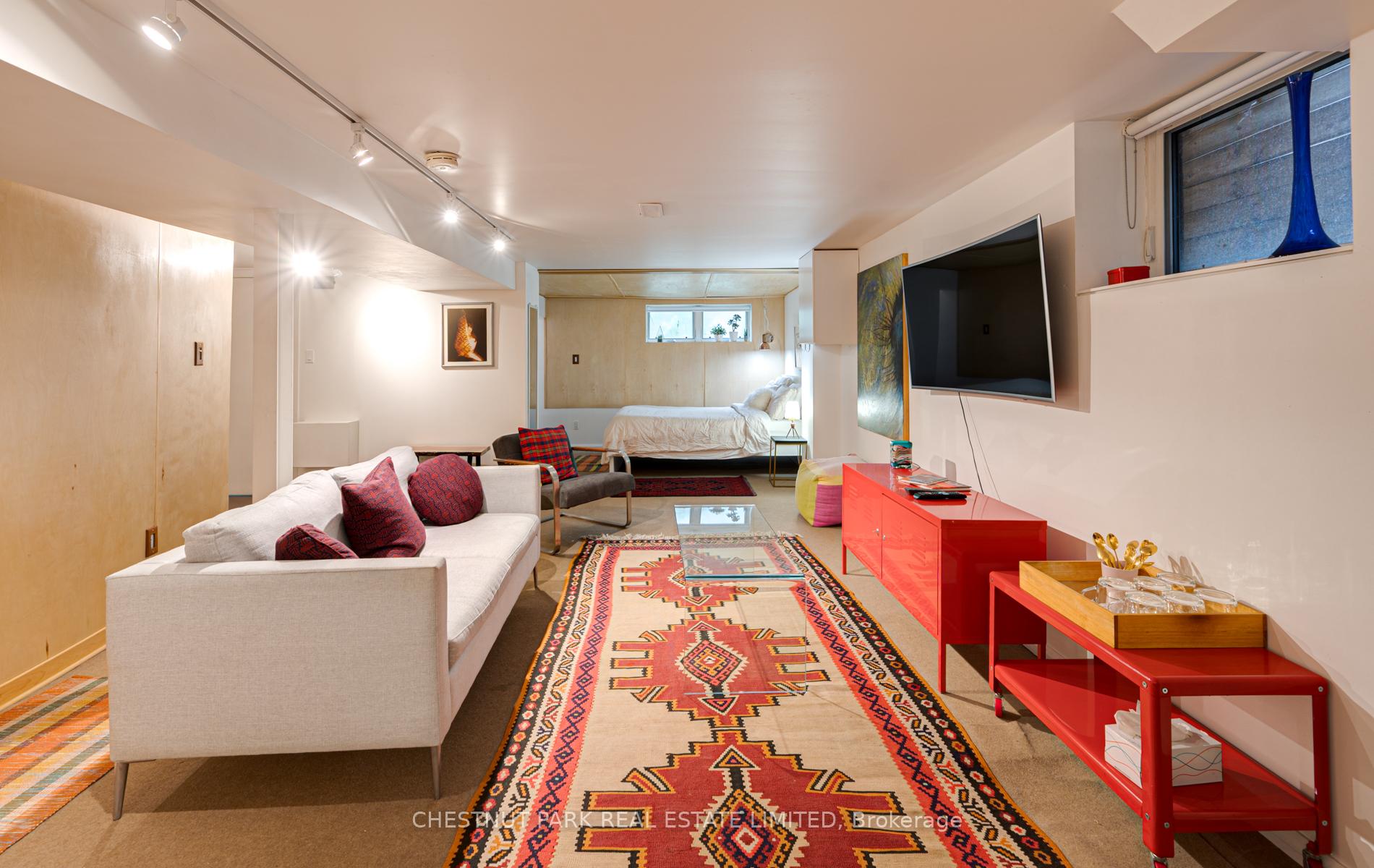 Photo 5 of Unit Lower, 76 Crawford Street, Toronto, Niagara — HOMEH