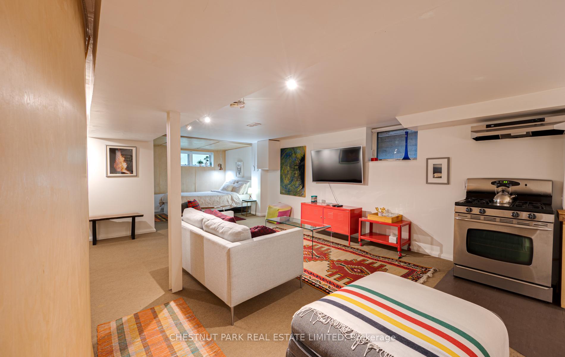 Photo 6 of Unit Lower, 76 Crawford Street, Toronto, Niagara — HOMEH