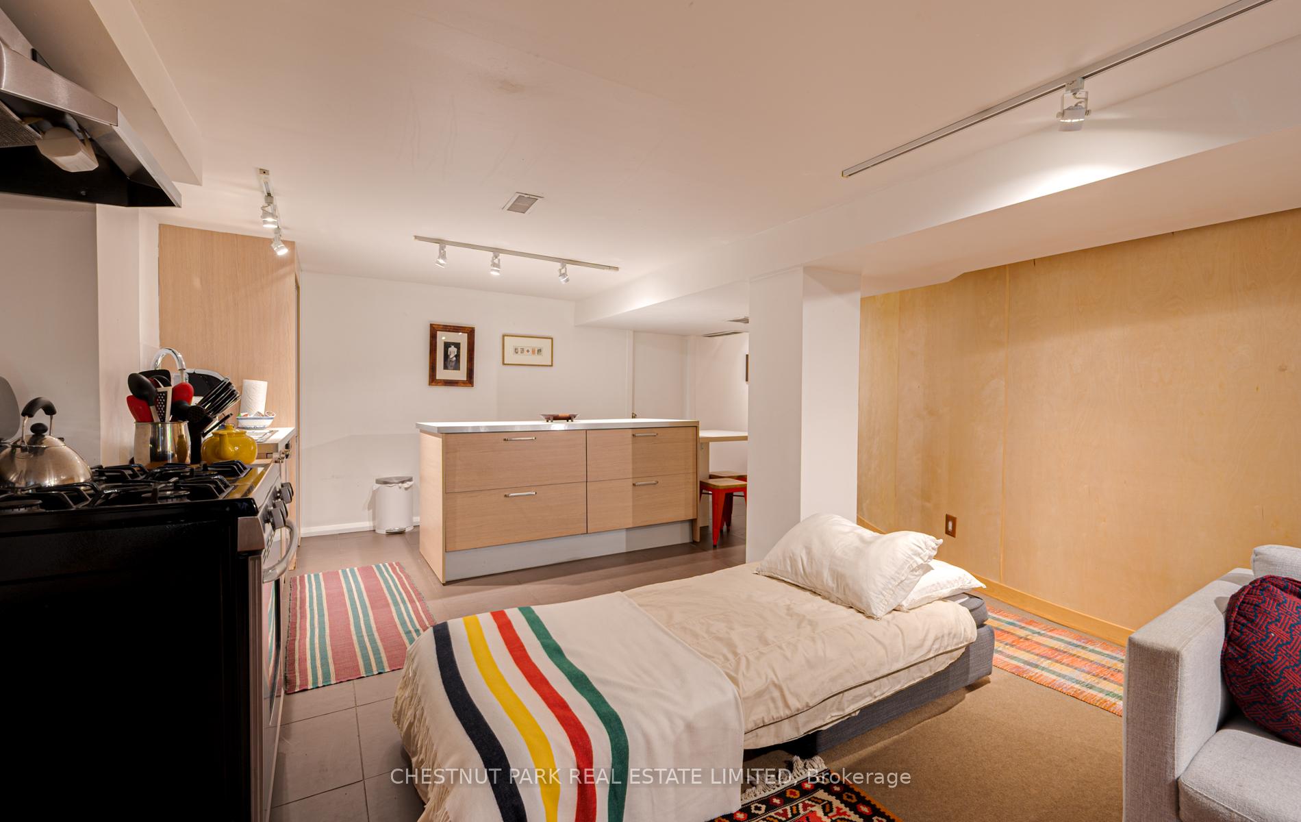 Photo 8 of Unit Lower, 76 Crawford Street, Toronto, Niagara — HOMEH