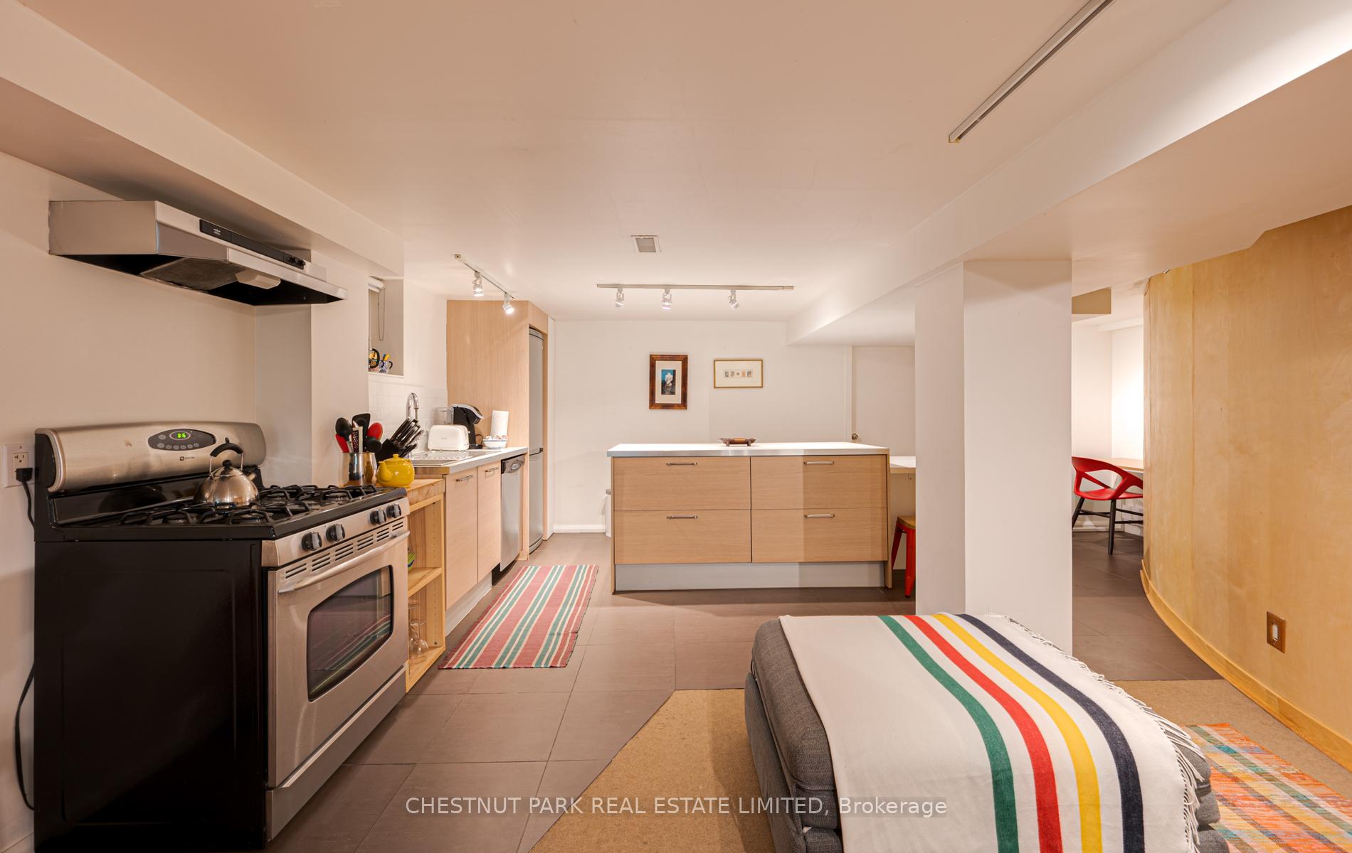 Photo 10 of Unit Lower, 76 Crawford Street, Toronto, Niagara — HOMEH