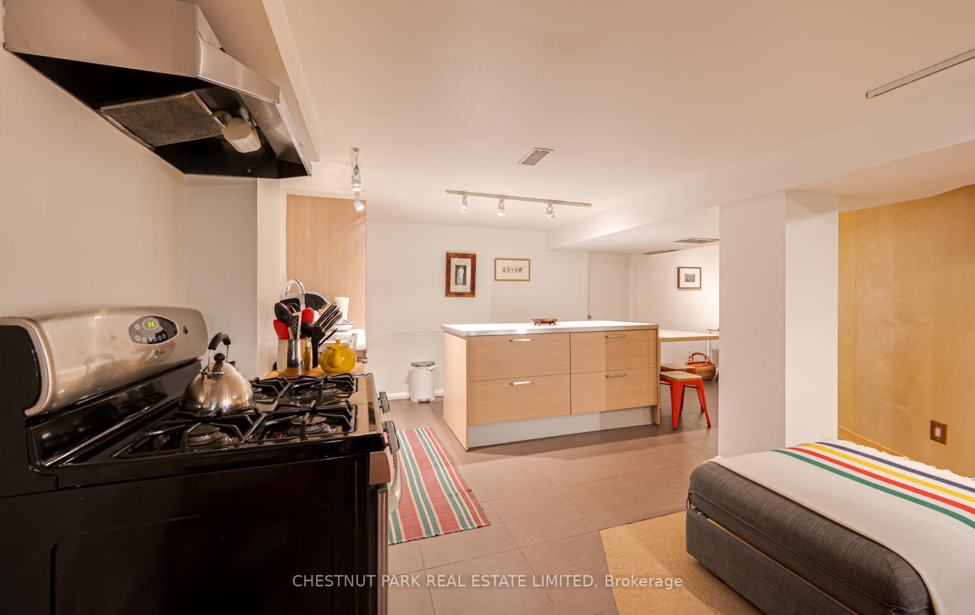 Photo 11 of Unit Lower, 76 Crawford Street, Toronto, Niagara — HOMEH