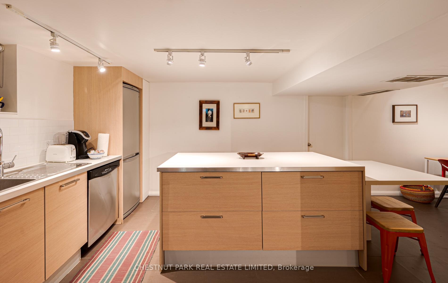 Photo 13 of Unit Lower, 76 Crawford Street, Toronto, Niagara — HOMEH
