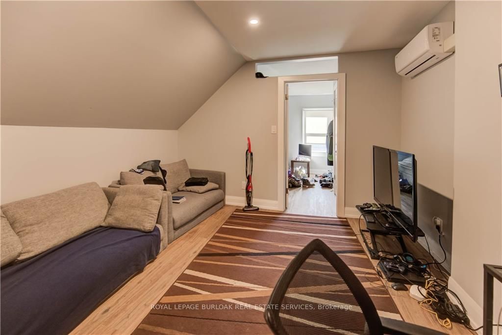 Photo 71 of 79 Lowell Avenue, St. Catharines, Downtown — HOMEH