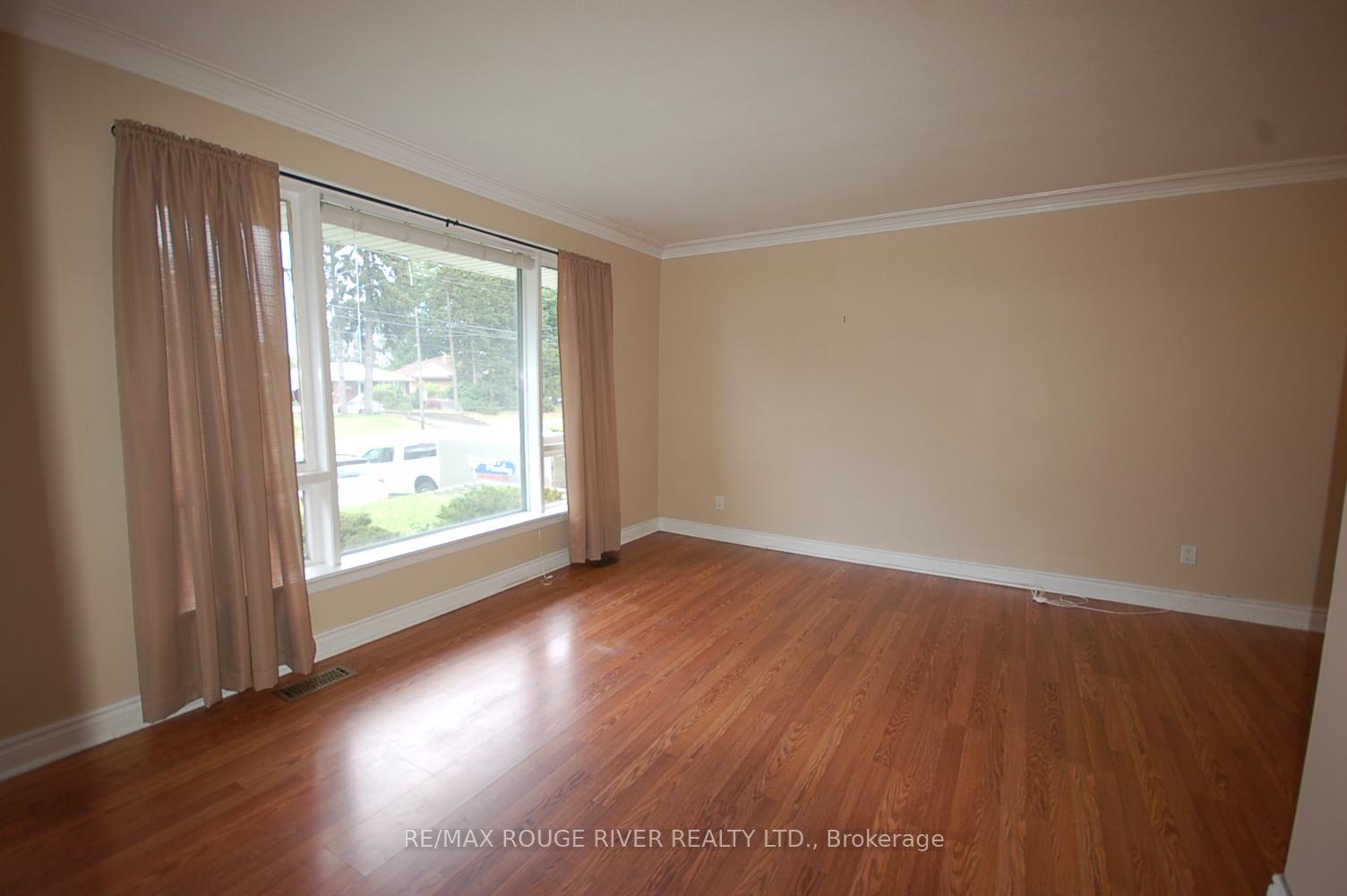 Photo 6 of 72 Lawson Road, Scarborough, Centennial Scarborough — HOMEH