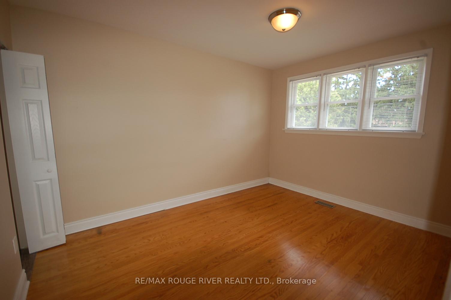 Photo 10 of 72 Lawson Road, Scarborough, Centennial Scarborough — HOMEH