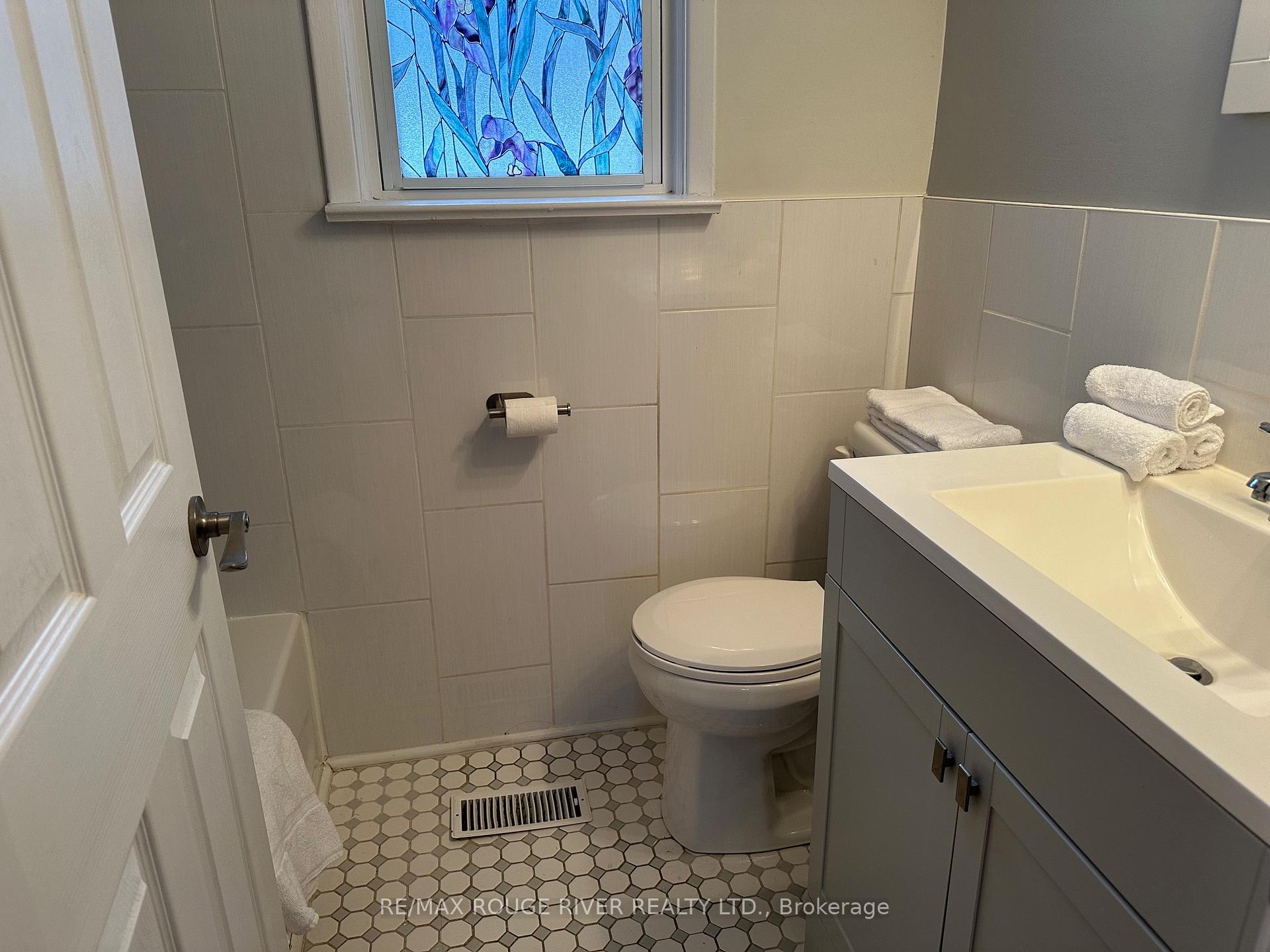 Photo 13 of 72 Lawson Road, Scarborough, Centennial Scarborough — HOMEH