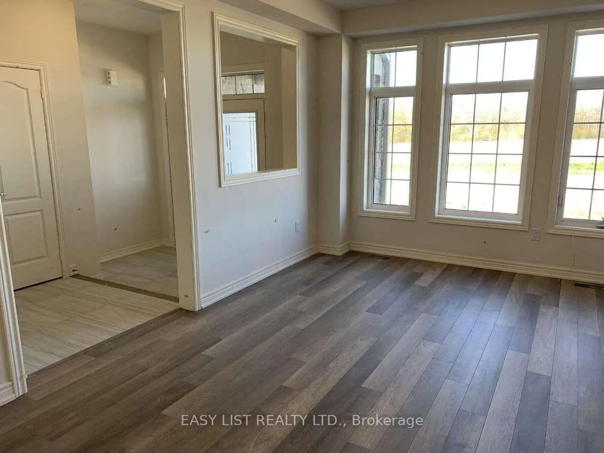 Photo 4 of 4061 Sixth Line, Oakville, Glenorchy — HOMEH