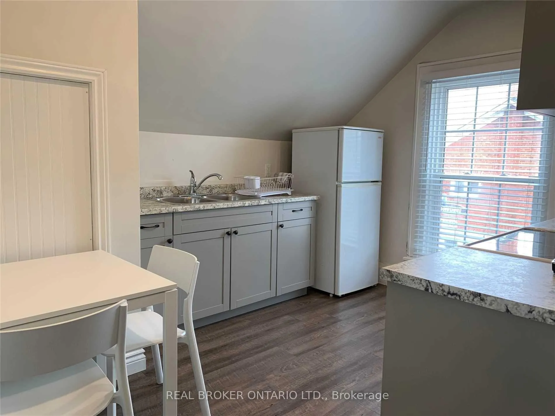 Photo 1 of Unit Unit #3, 113 King Street E, Clarington, Bowmanville — HOMEH